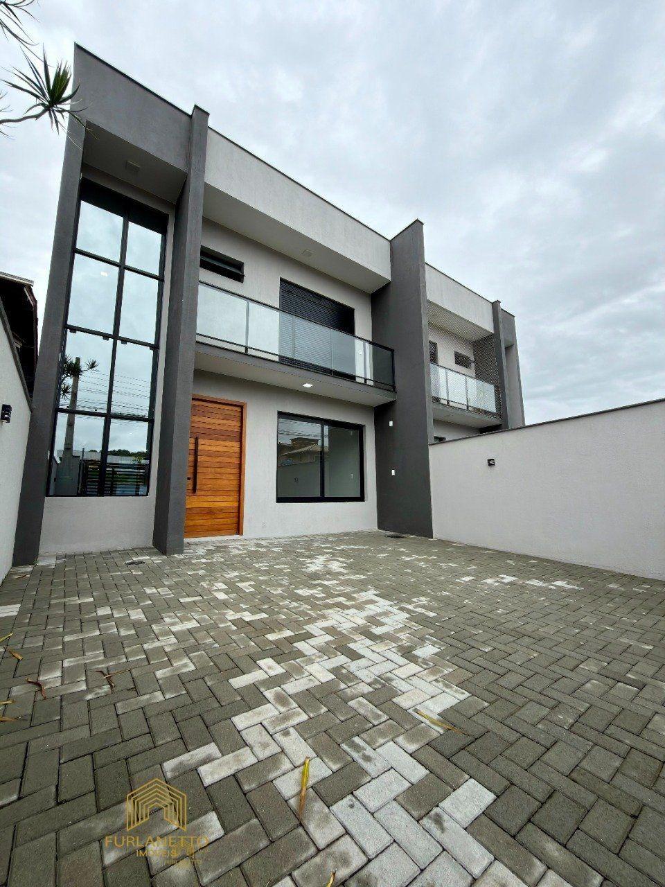 Casa Geminado de Alto Padrão no Glória