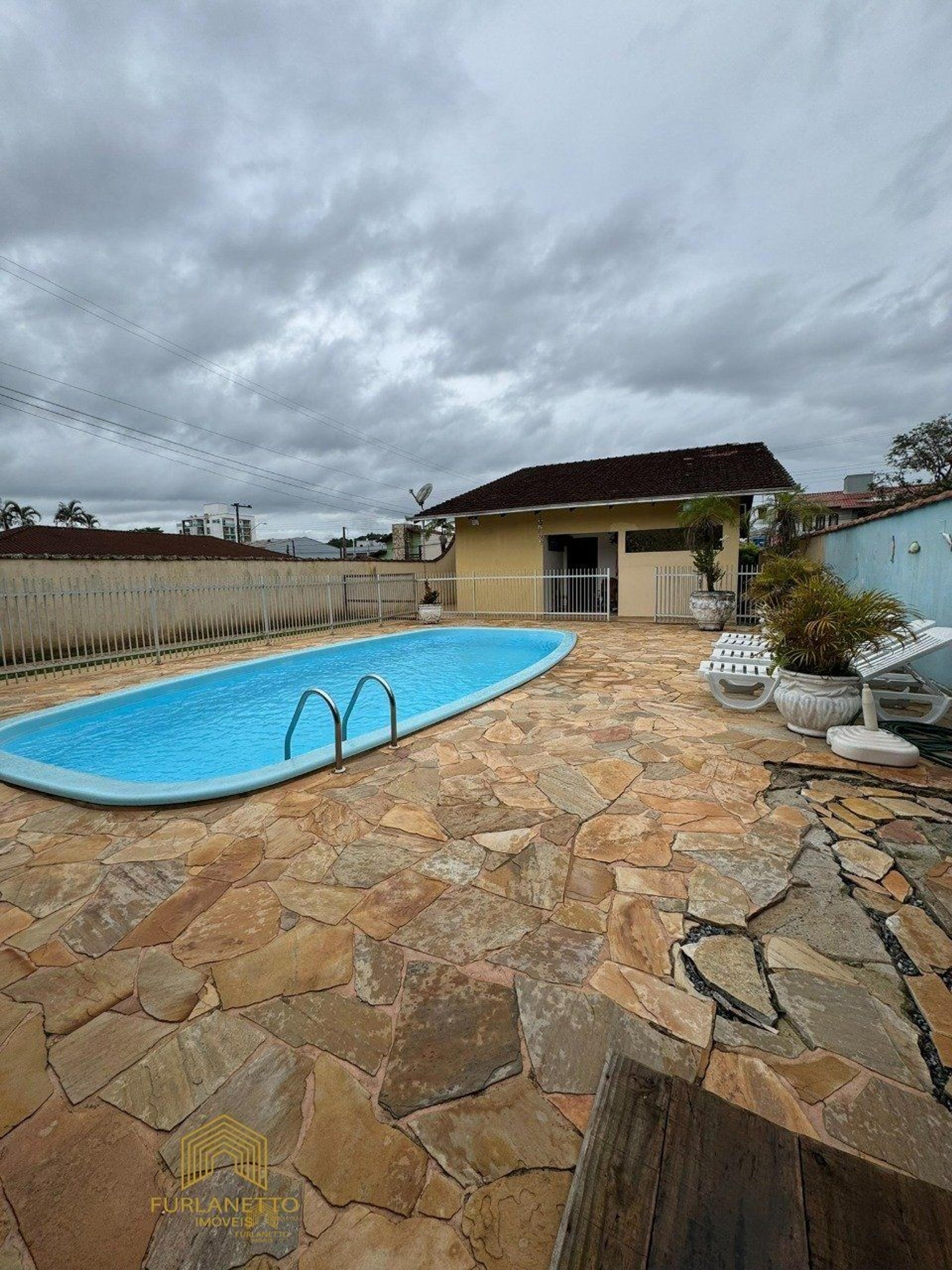 Casa à venda no bairro Floresta — foto 5