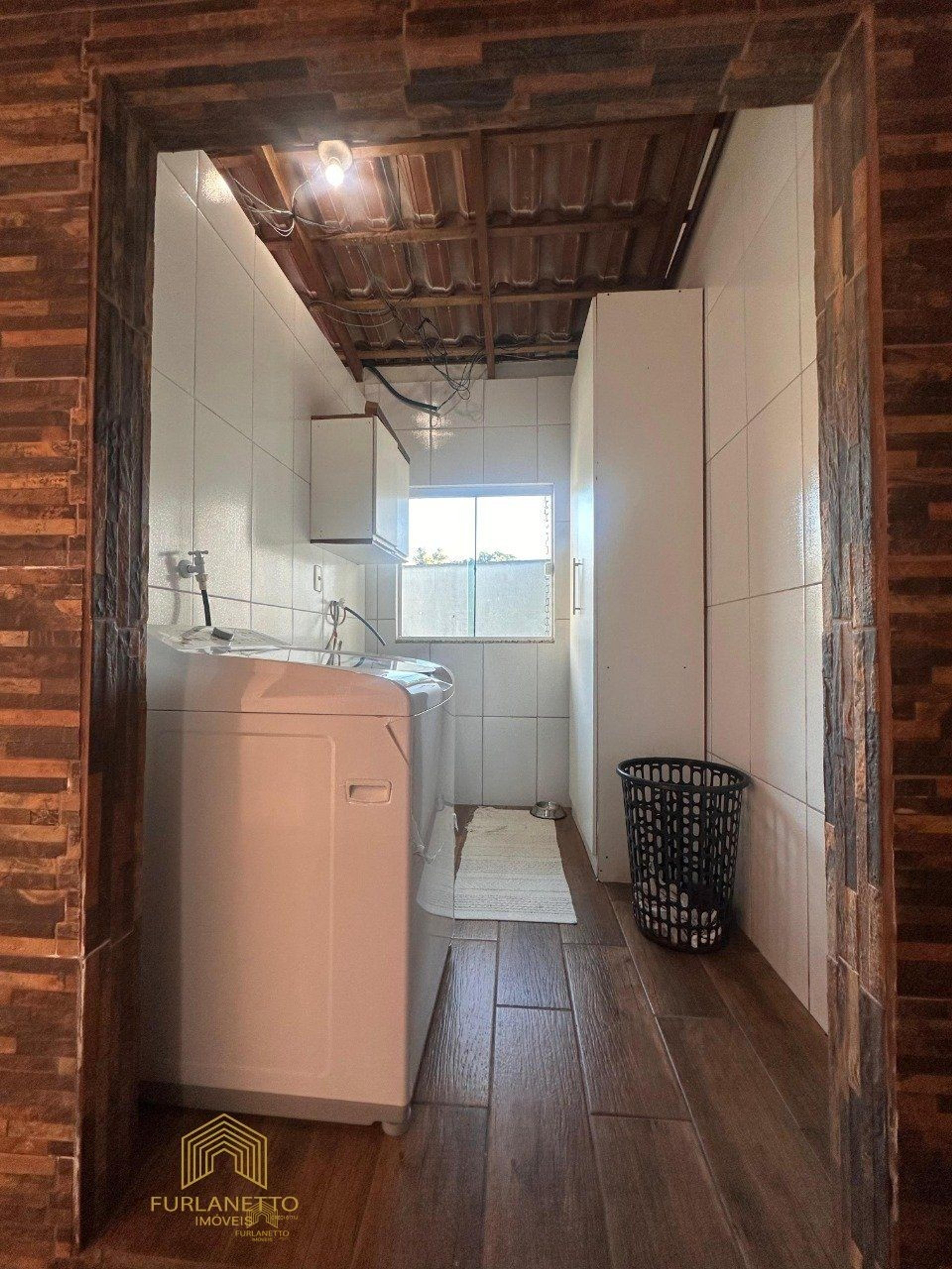 Linda Residência no bairro Iririú — foto 18