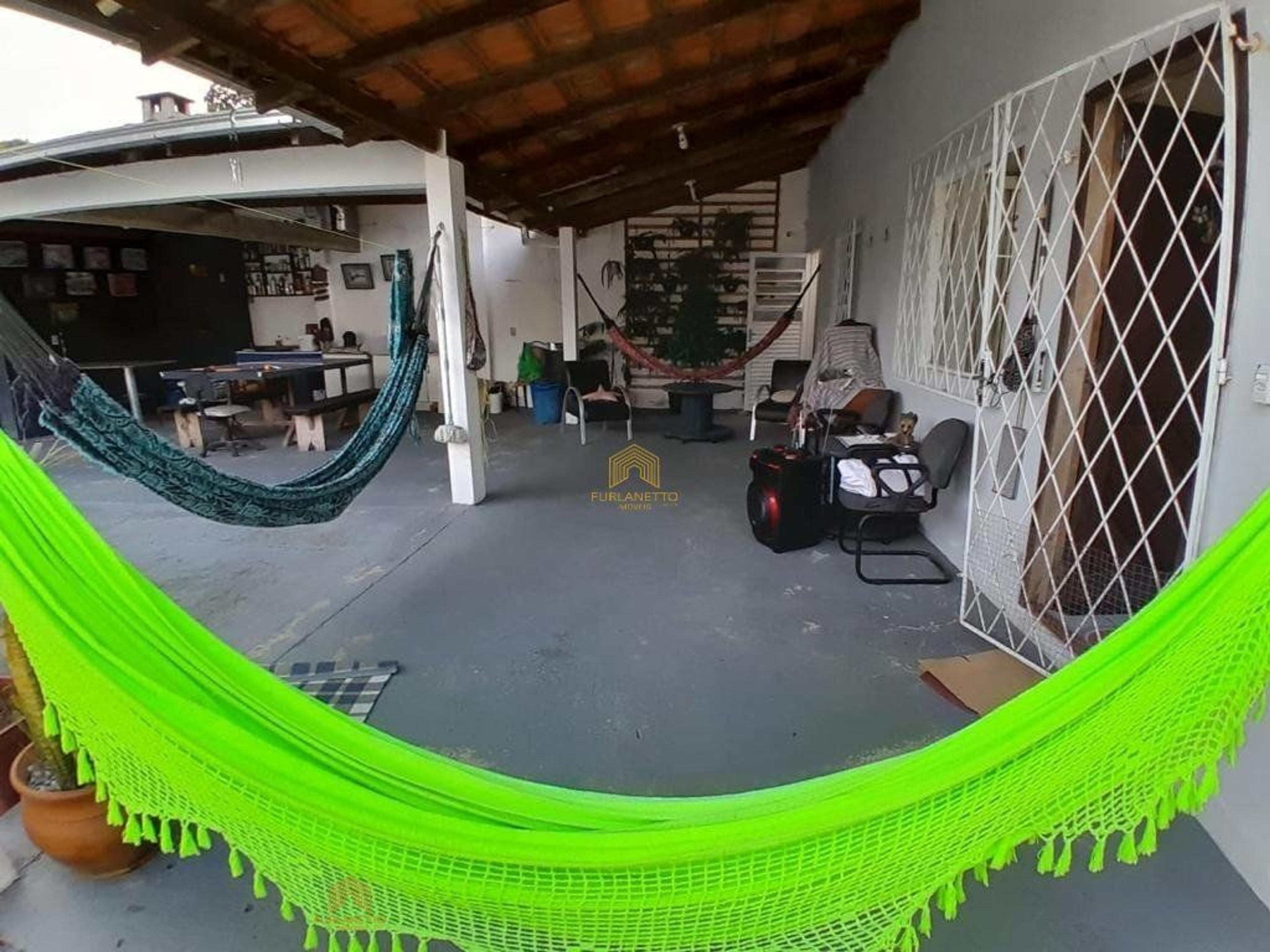 Linda residência no bairro Petrópolis com piscina — foto 10