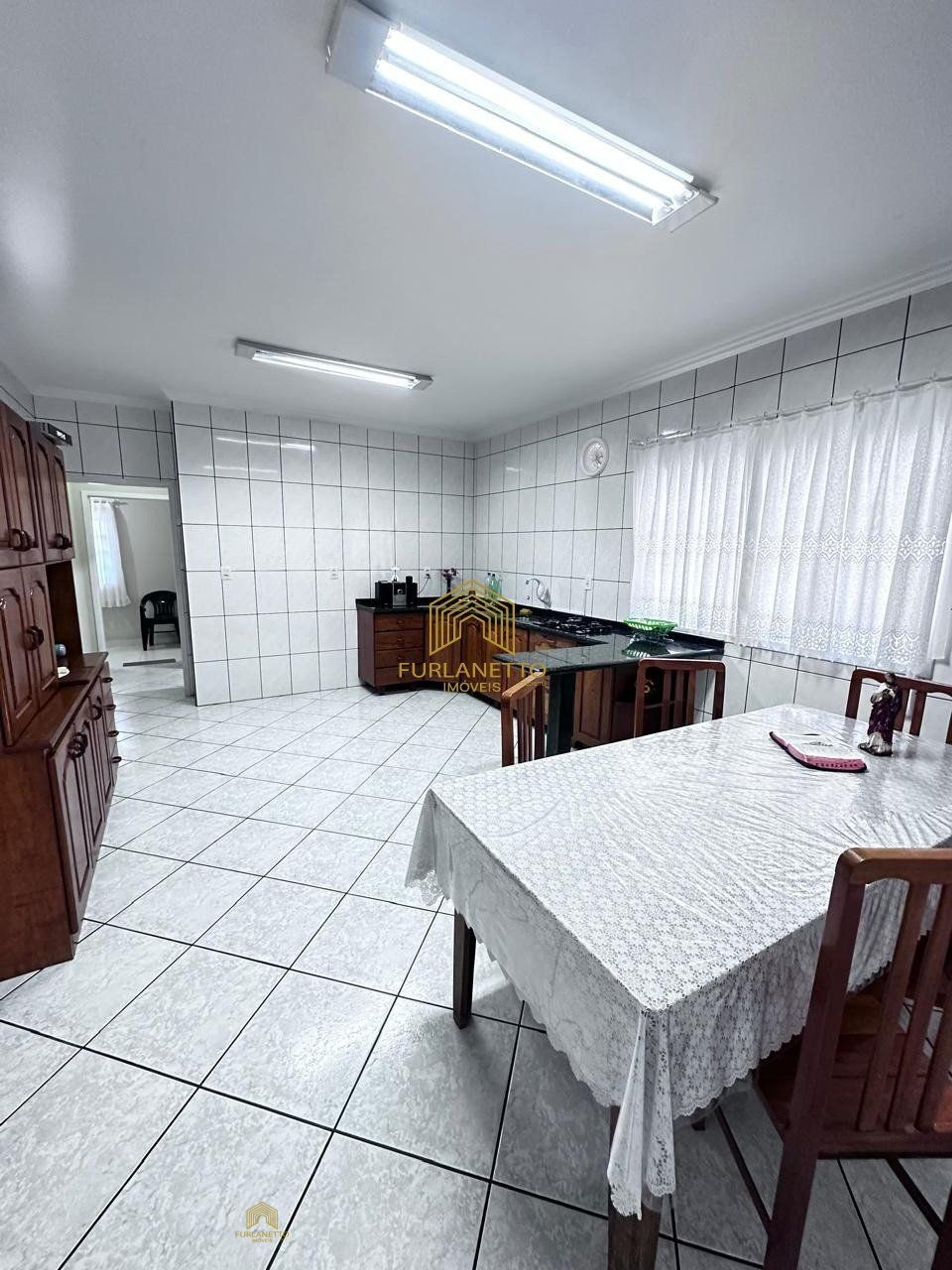 Linda residência no bairro João Costa — foto 11