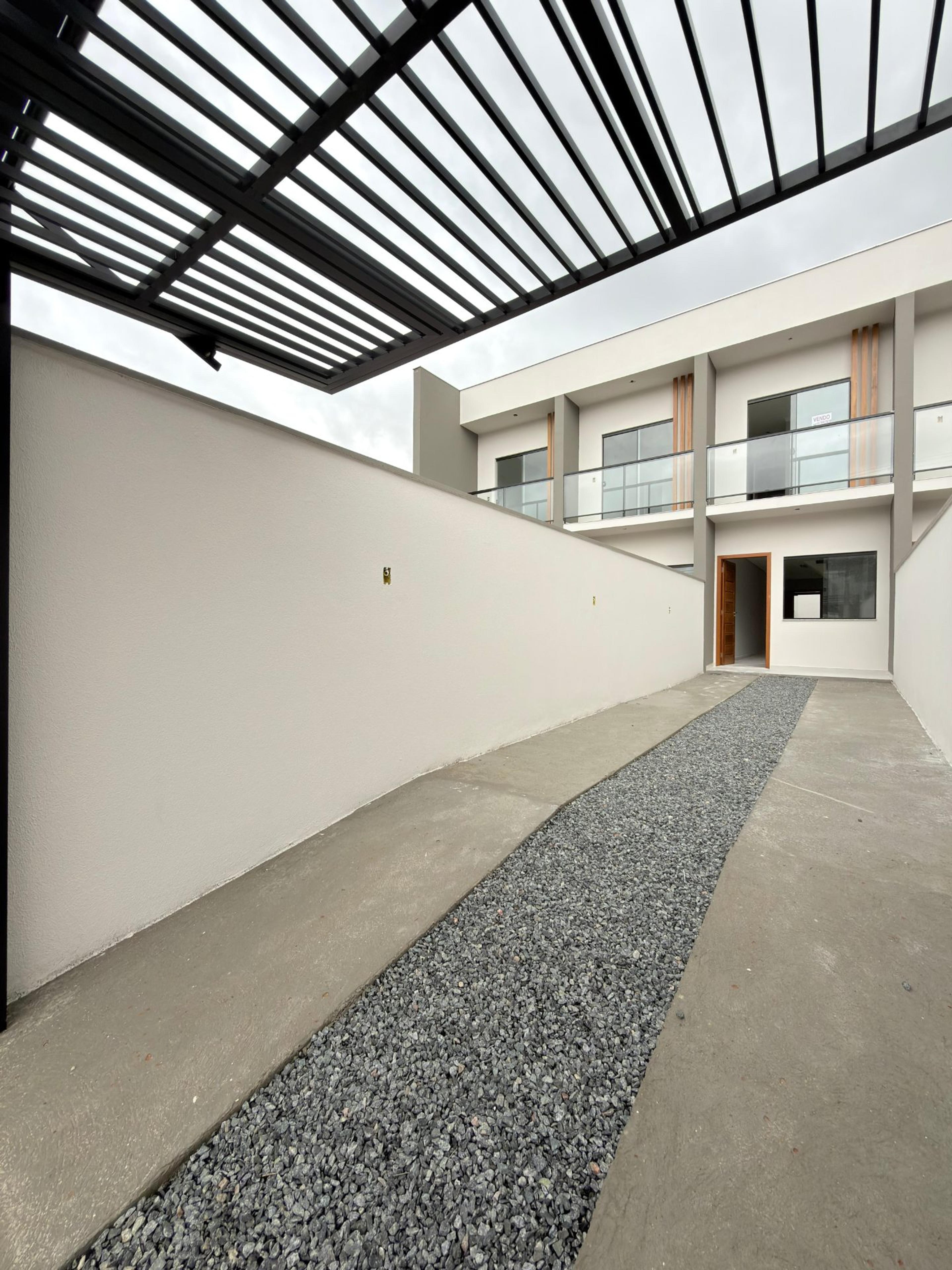 Casa sobrado geminado à venda no bairro Santa Catarina / Floresta