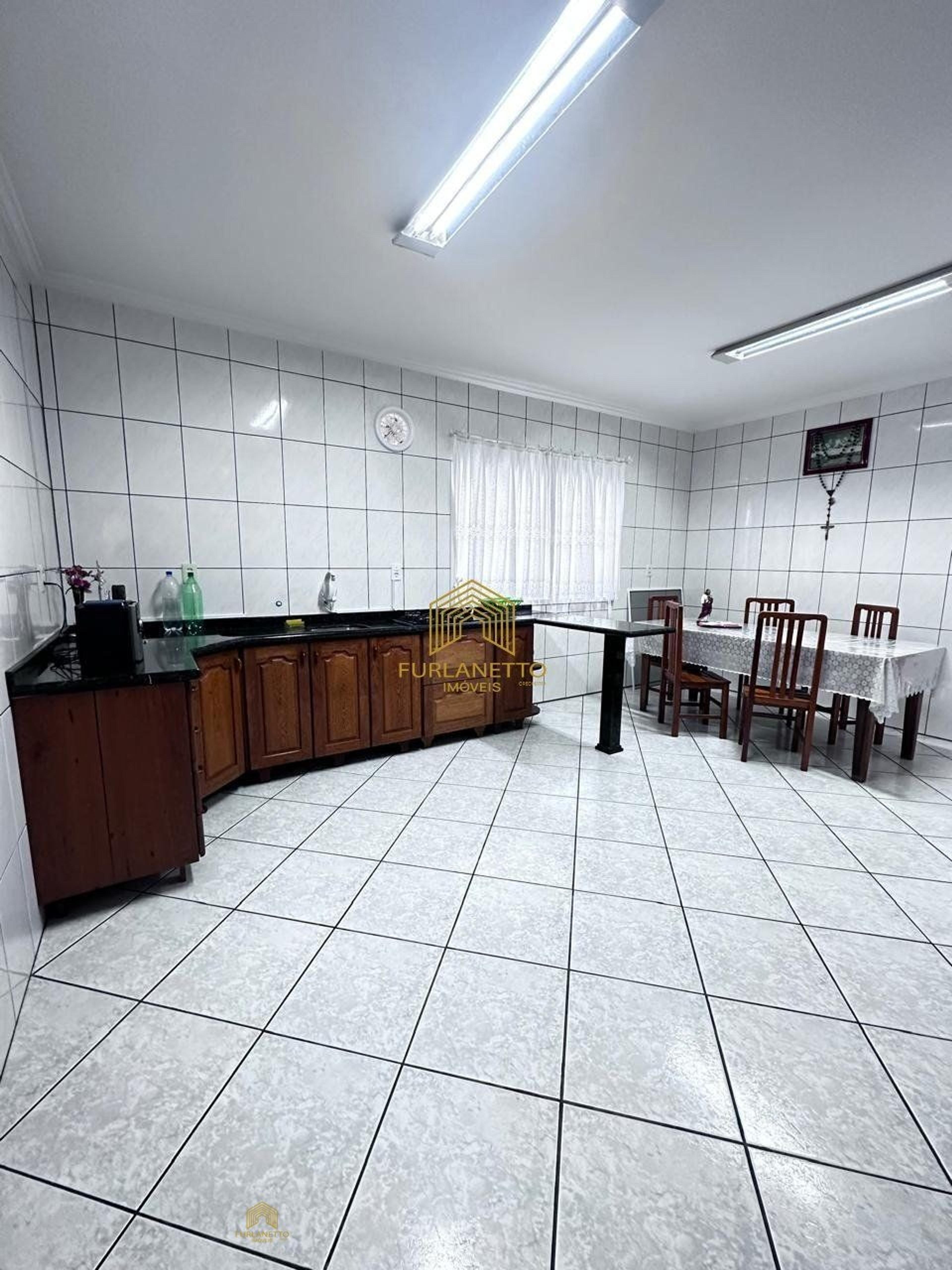 Linda residência no bairro João Costa — foto 14