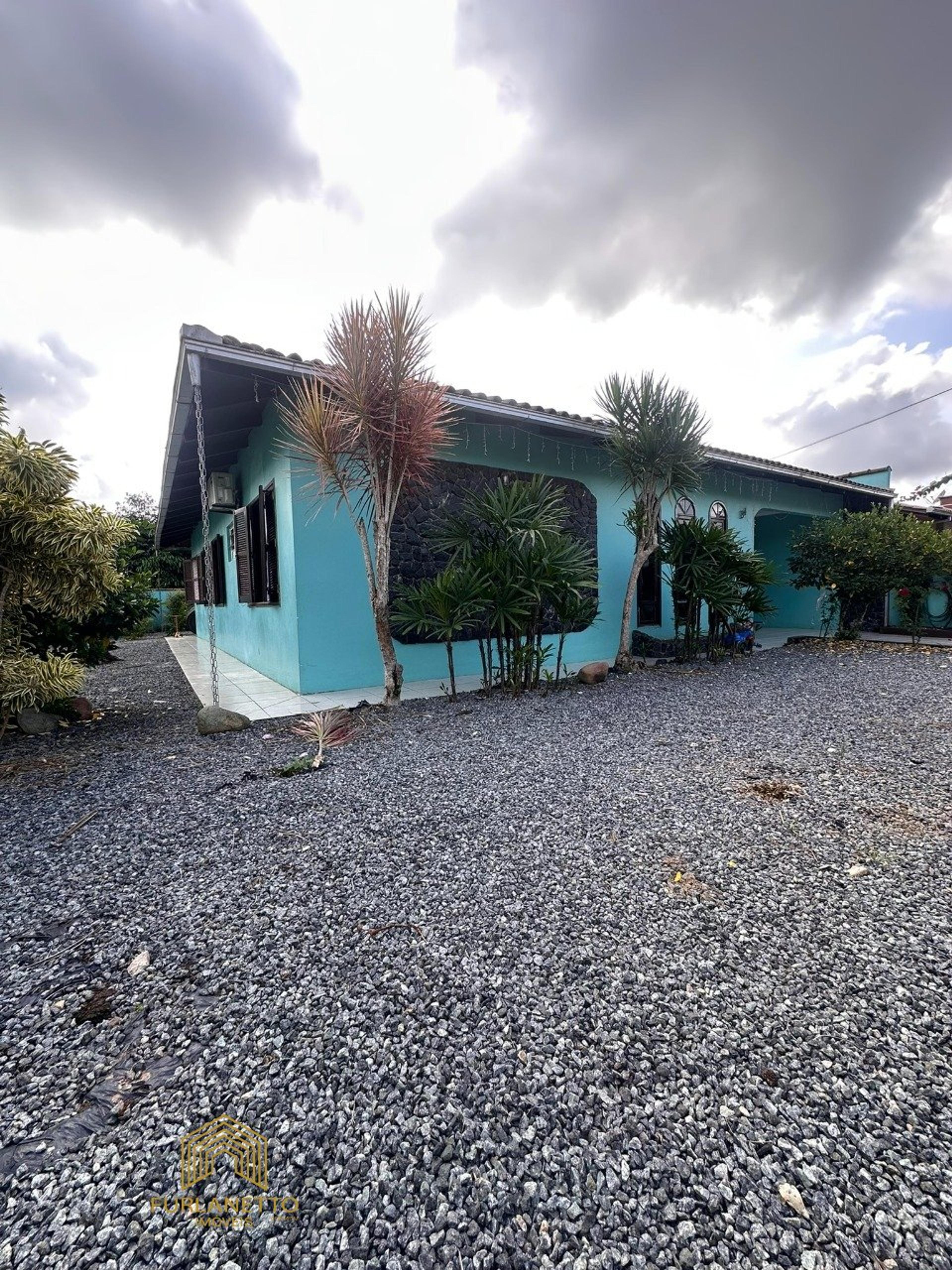 Casa Averbada à venda no Floresta