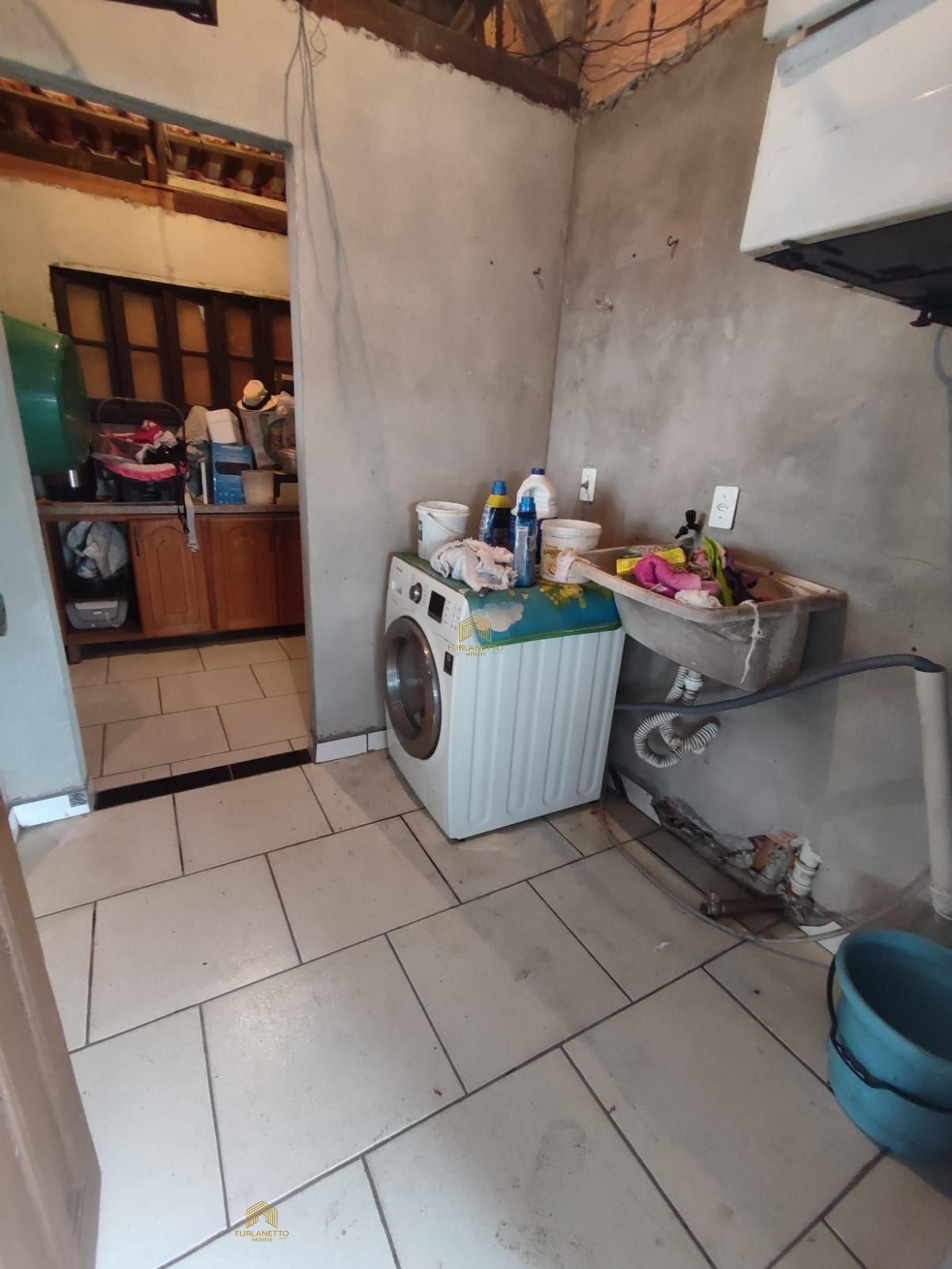 Linda casa no bairro Adhemar Garcia — foto 37