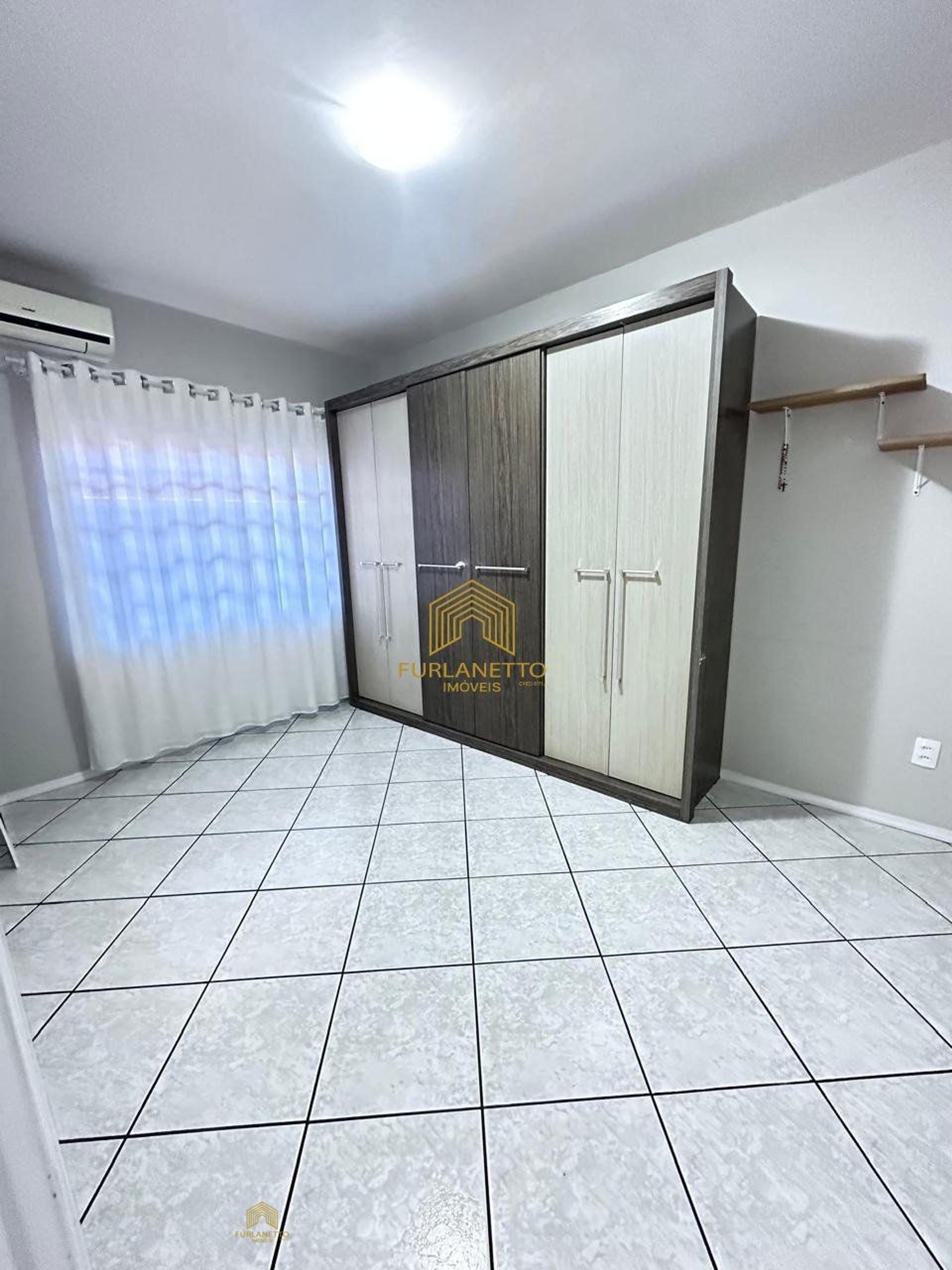 Linda residência no bairro João Costa — foto 25