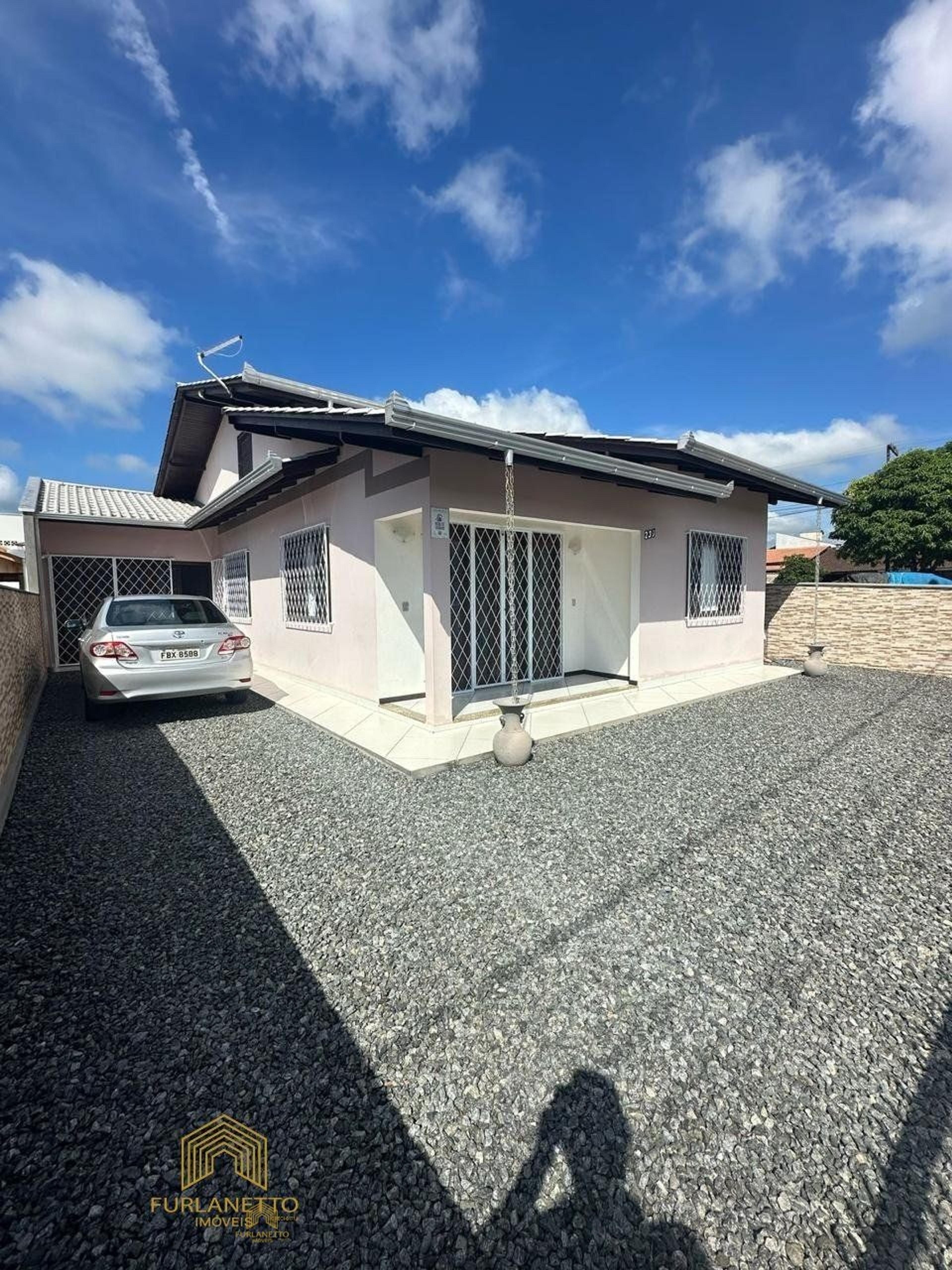 Linda casa na praia de Balneário Barra do Sul — foto 31