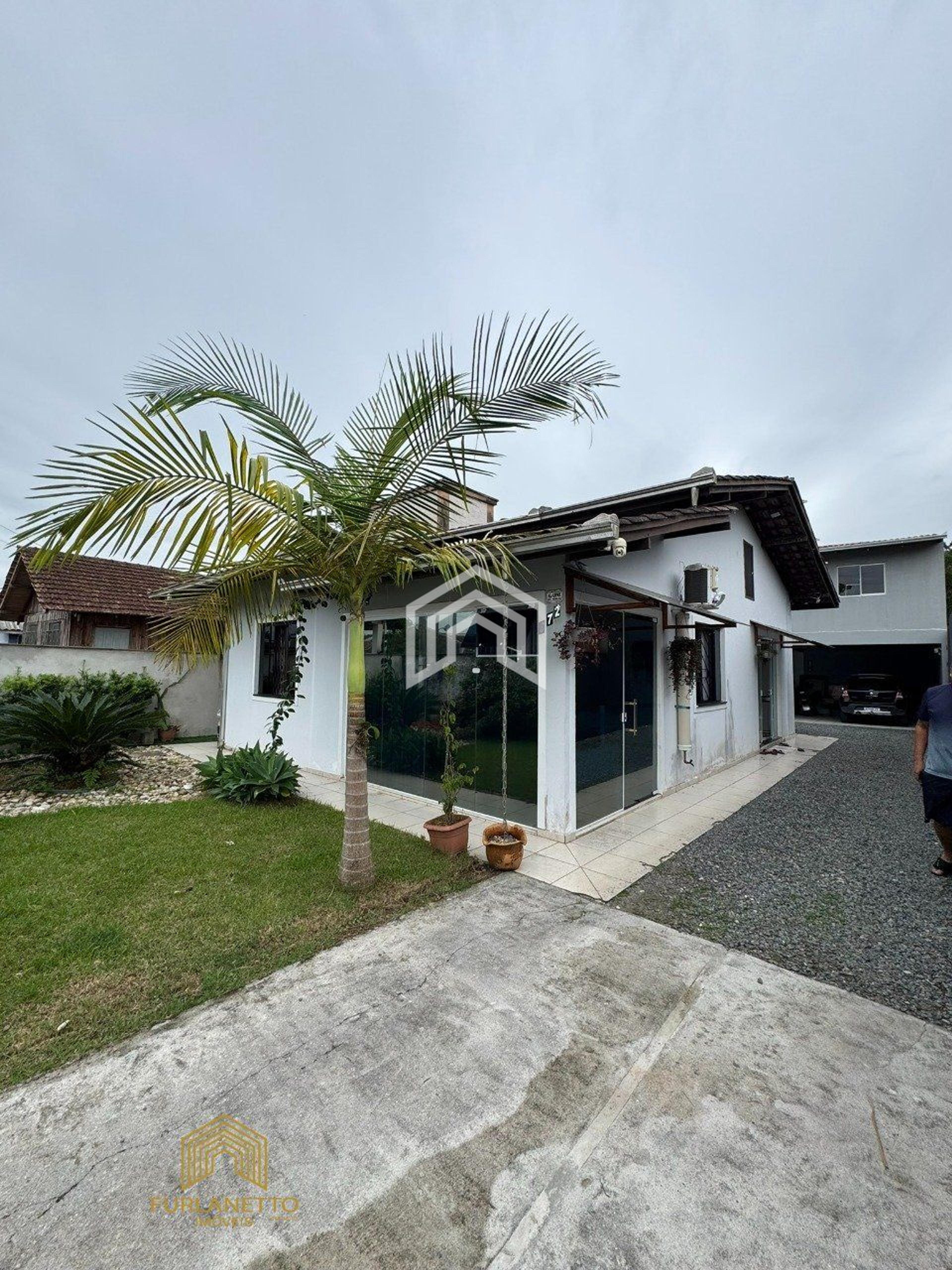 Casa Averbada à venda no Jardim Paraíso