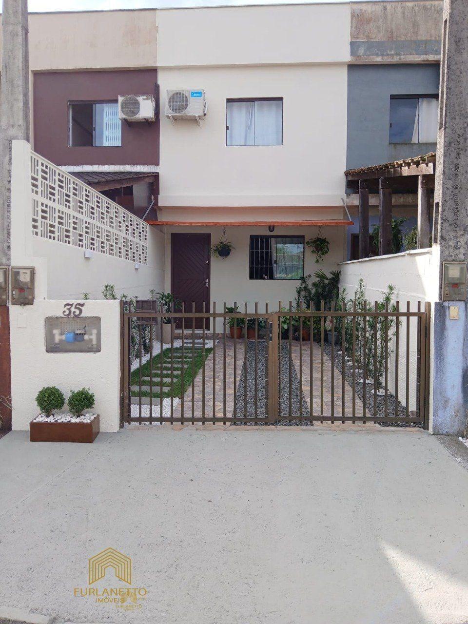 Ótimo geminado de 2 quartos no bairro Vila Nova