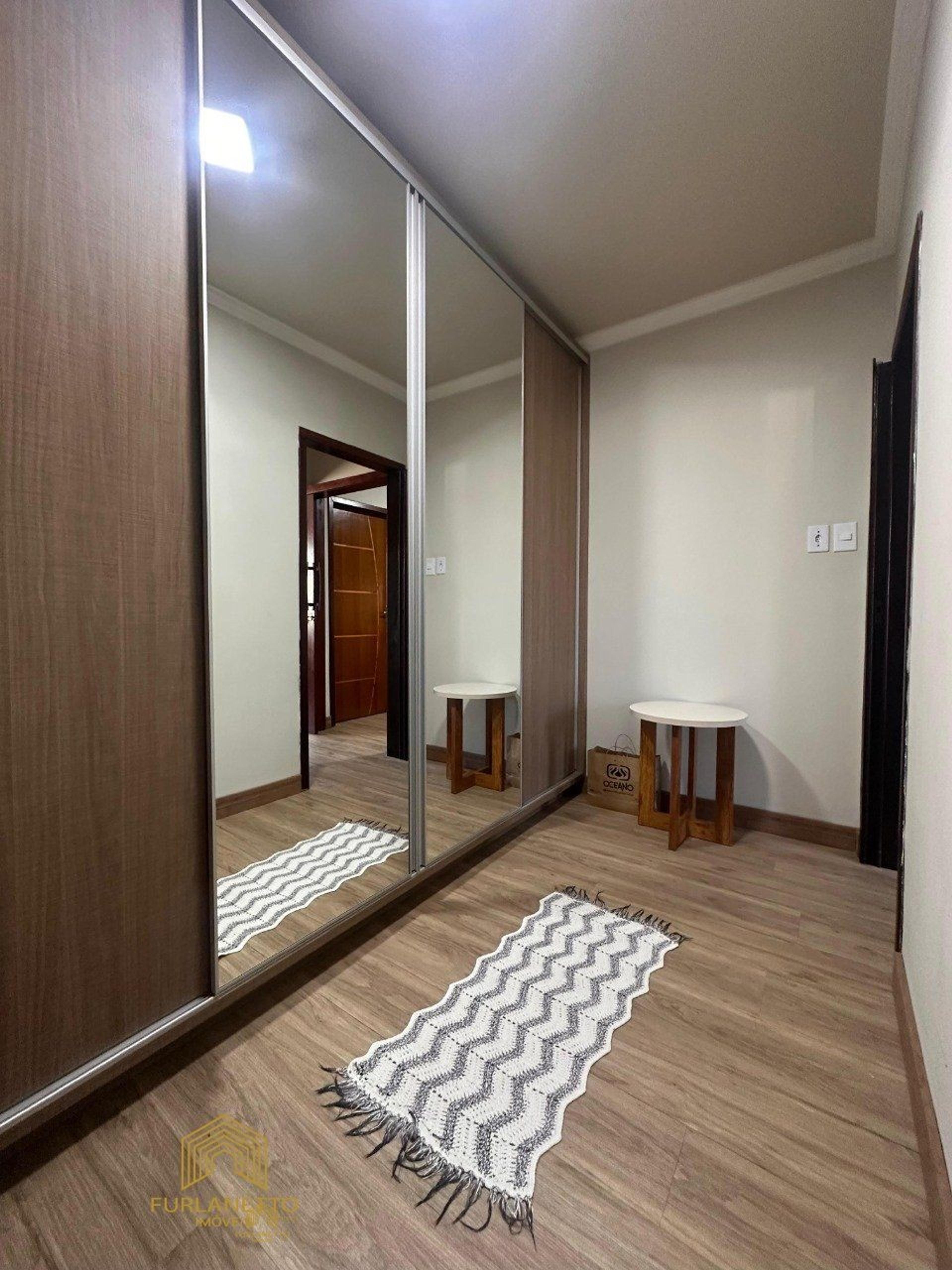 Linda Residência no bairro Iririú — foto 9