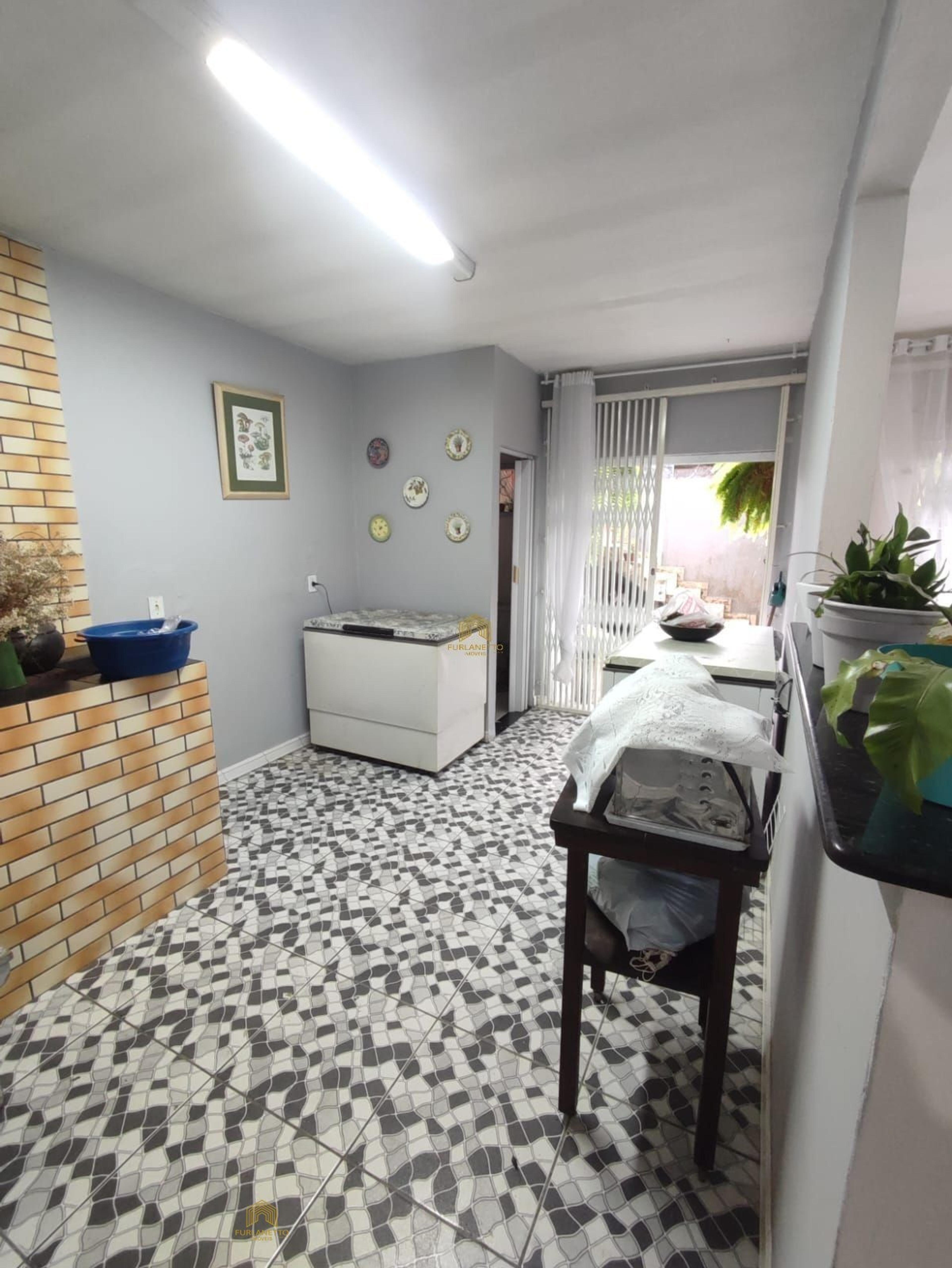 Linda casa no bairro Adhemar Garcia — foto 5