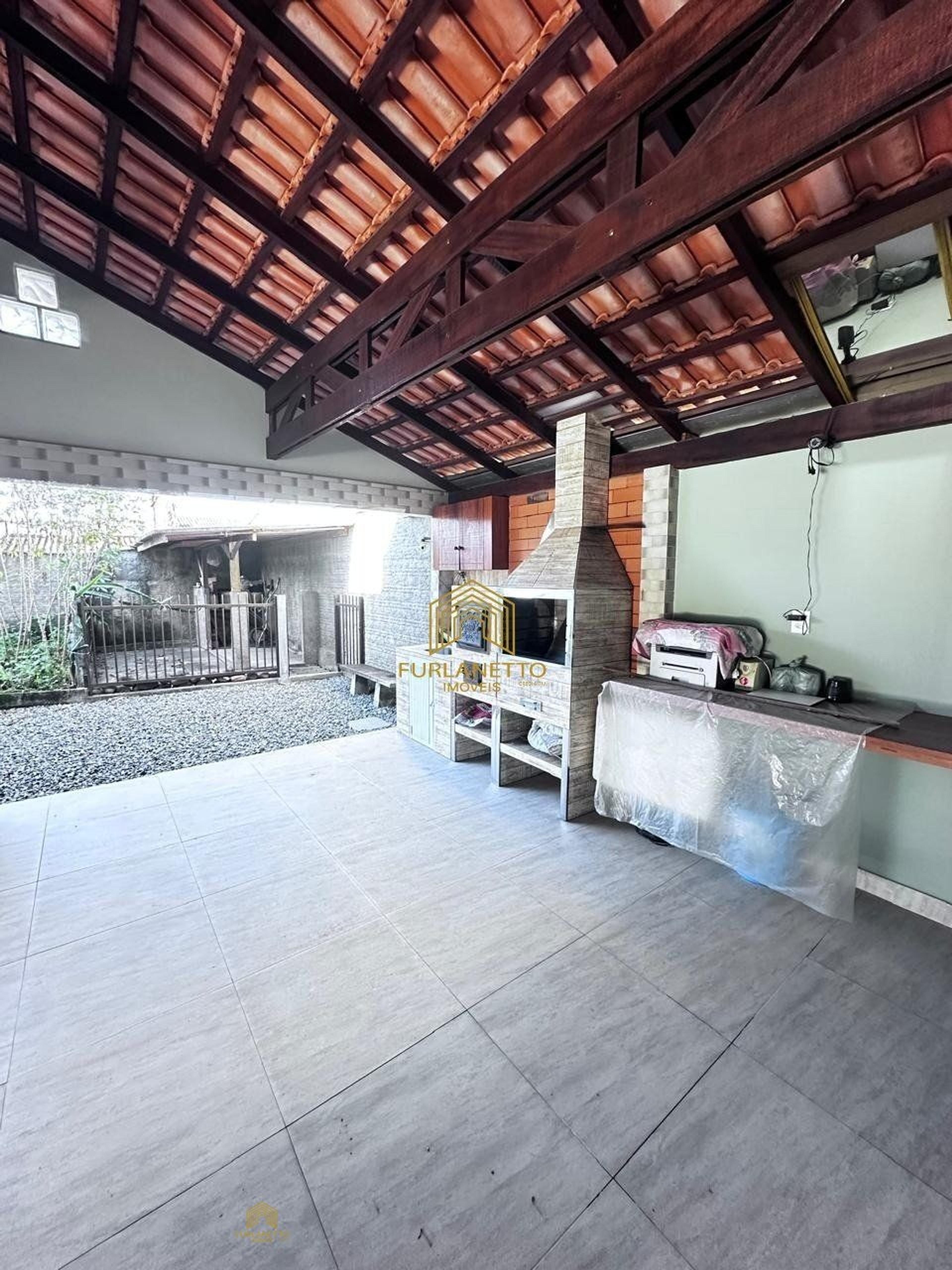 Linda residência no bairro João Costa — foto 9
