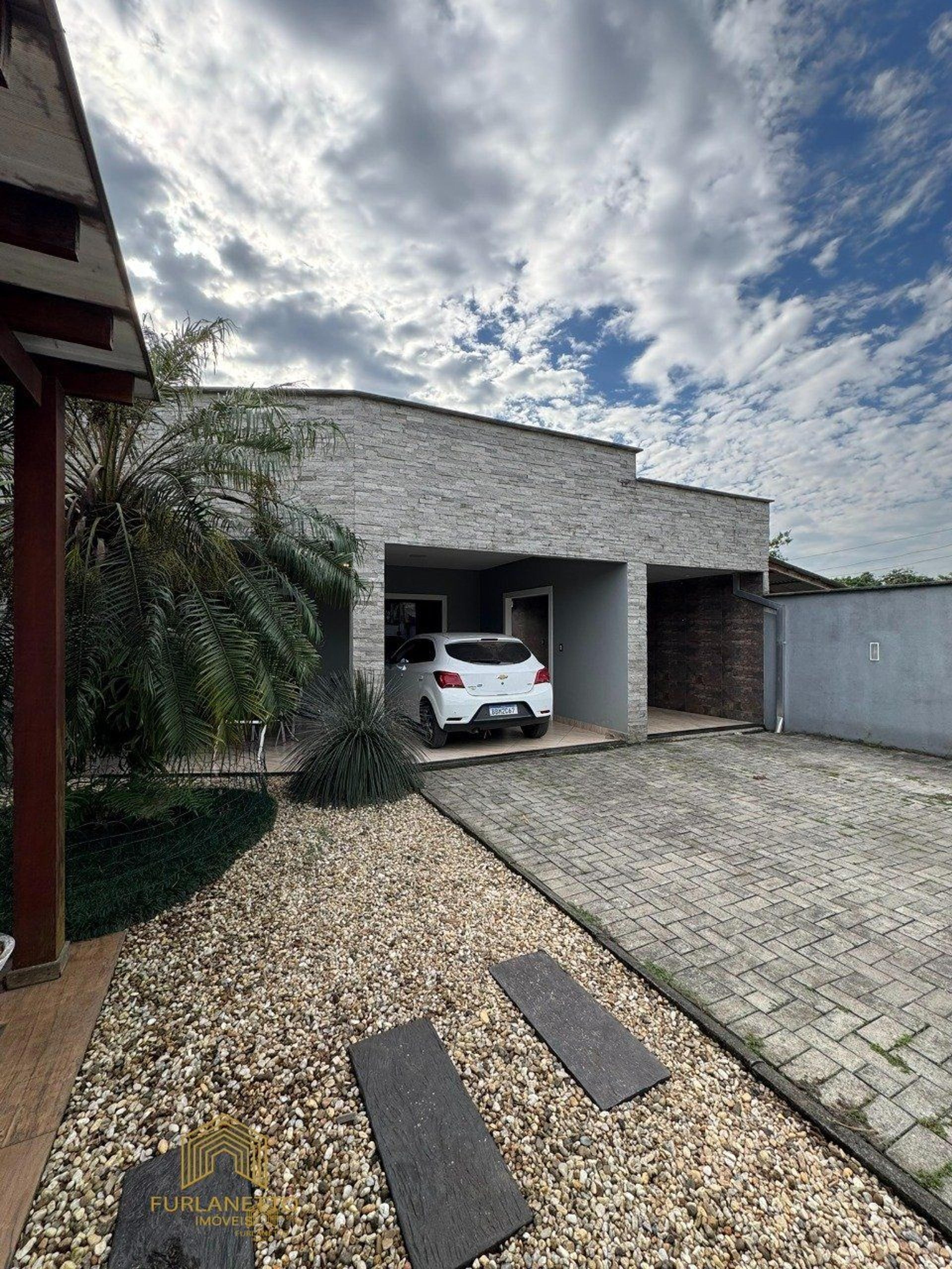 Casa em Adhemar Garcia, Joinville — foto 2