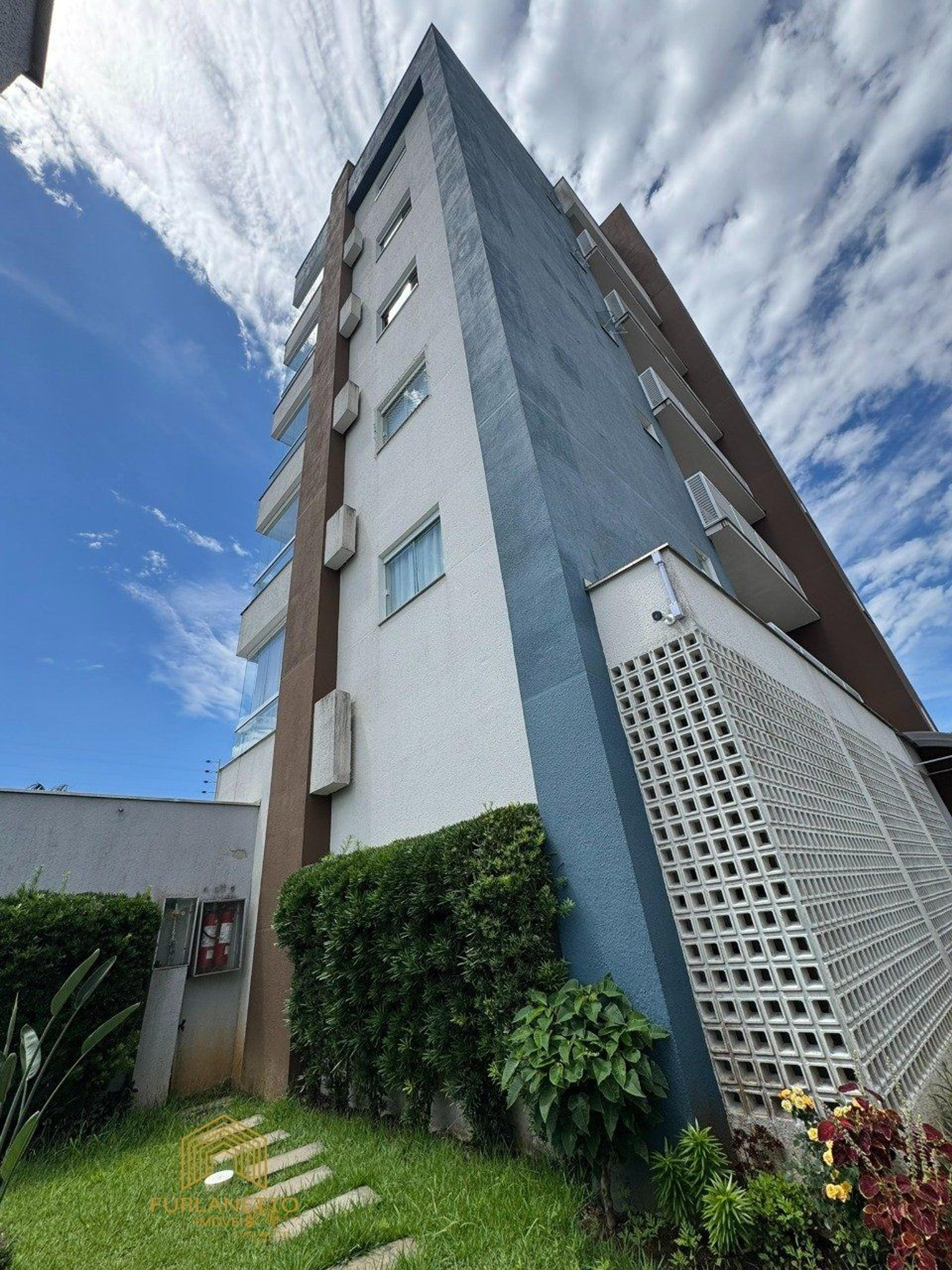 Apartamento à venda no Guanabara - com elevador