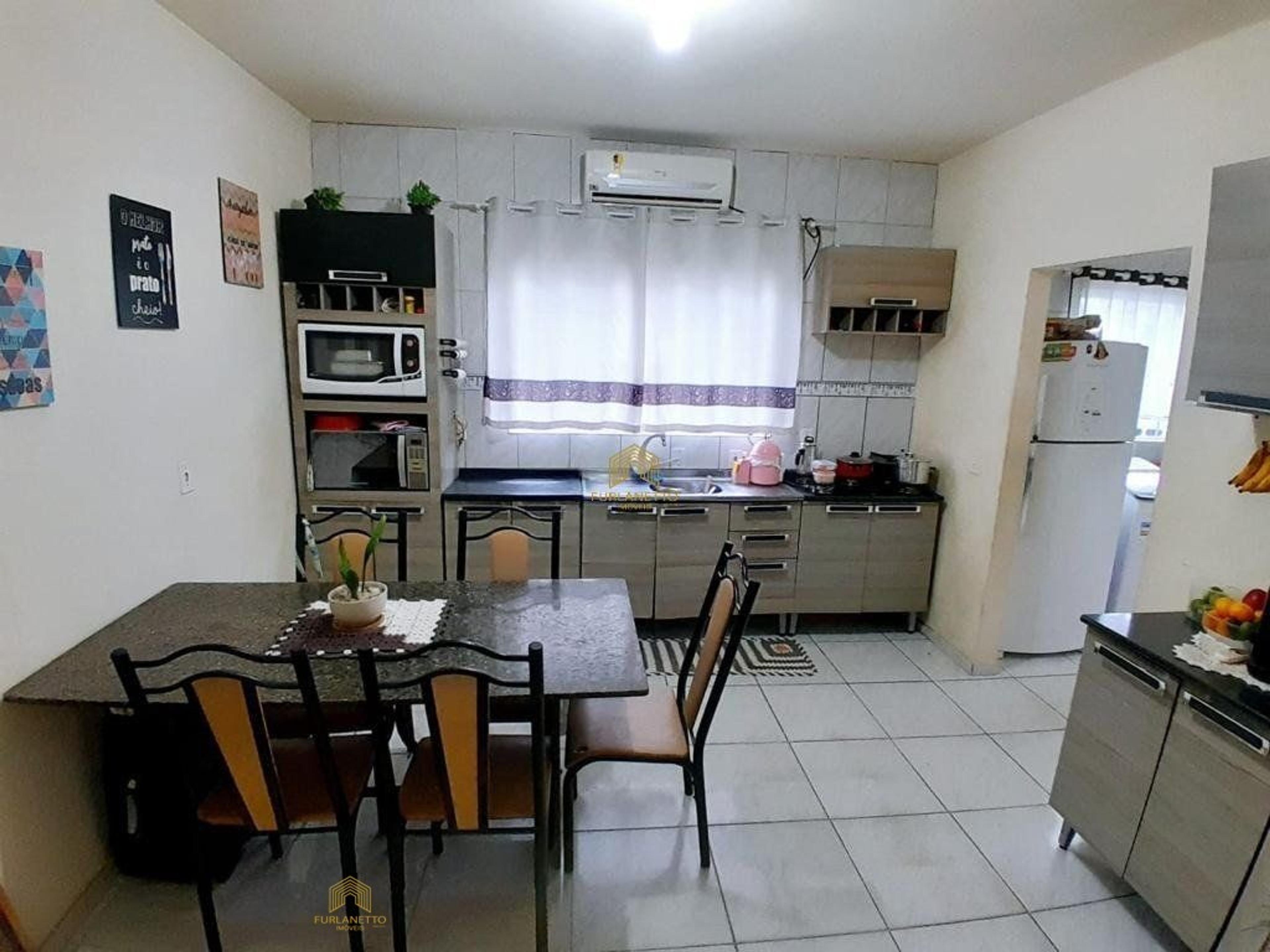 Linda residência no bairro Petrópolis com piscina — foto 13