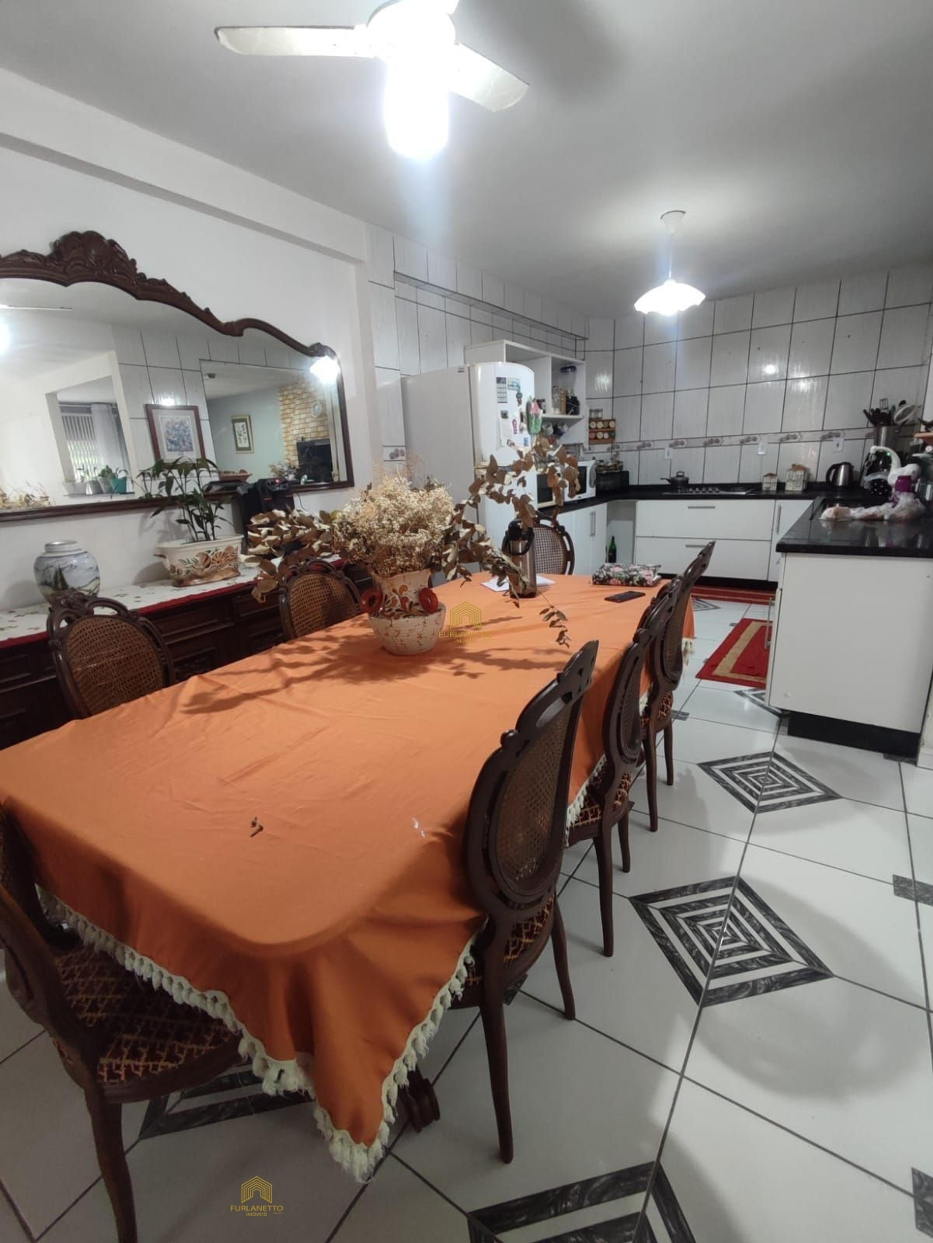 Linda casa no bairro Adhemar Garcia — foto 8
