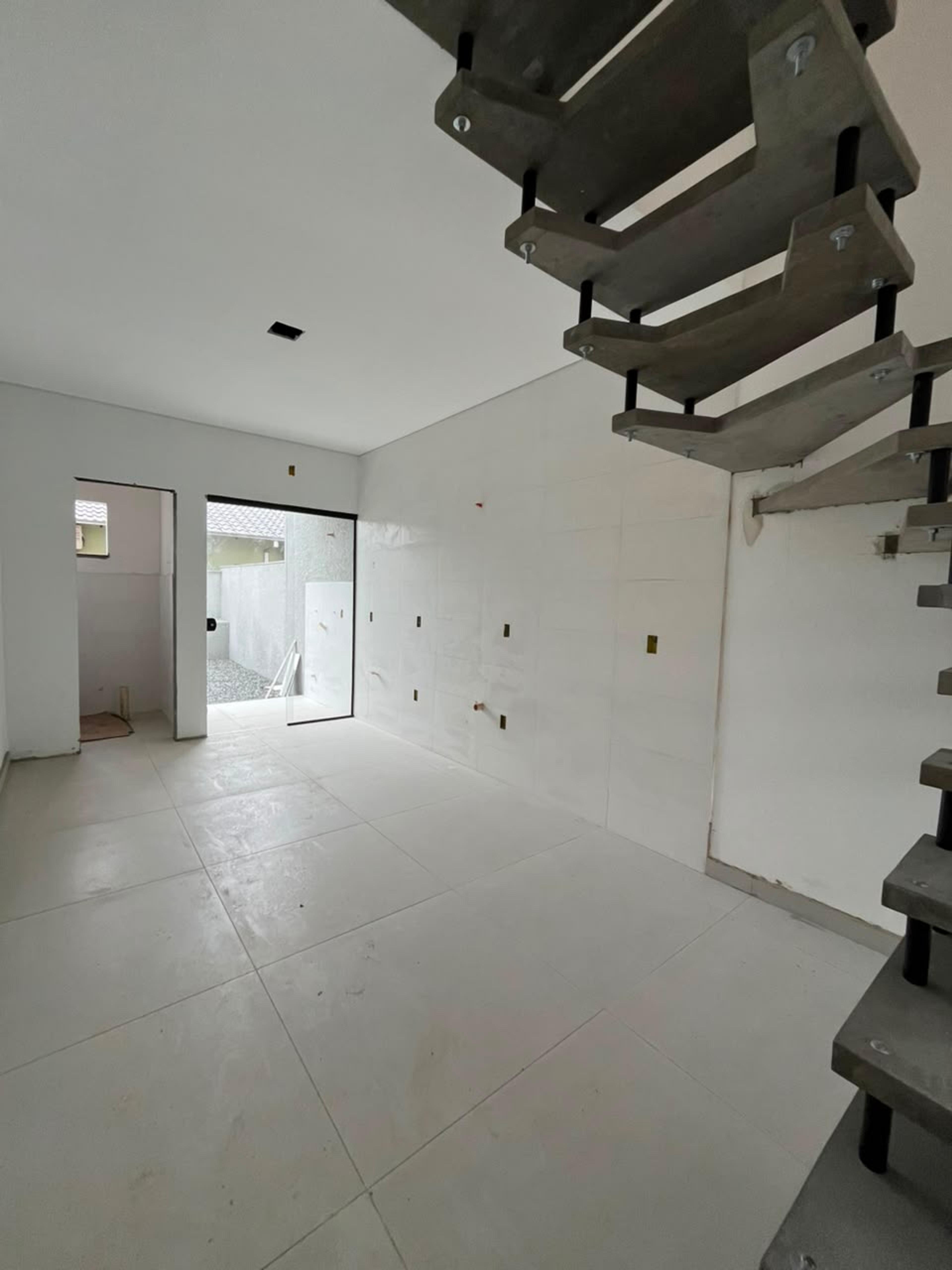 Casa Sobrado Geminado à venda no bairro Jardim Iririú — foto 3