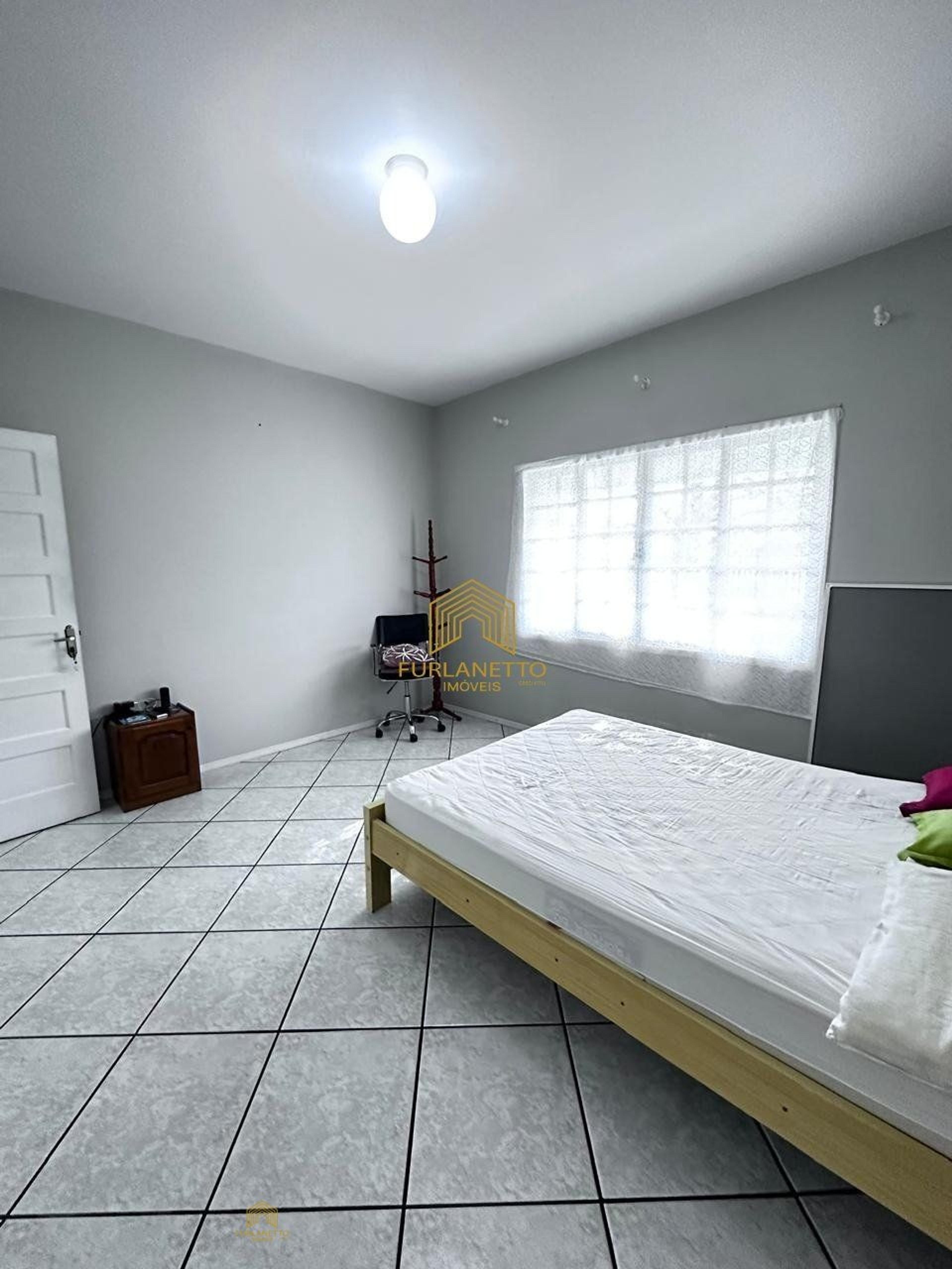 Linda residência no bairro João Costa — foto 22
