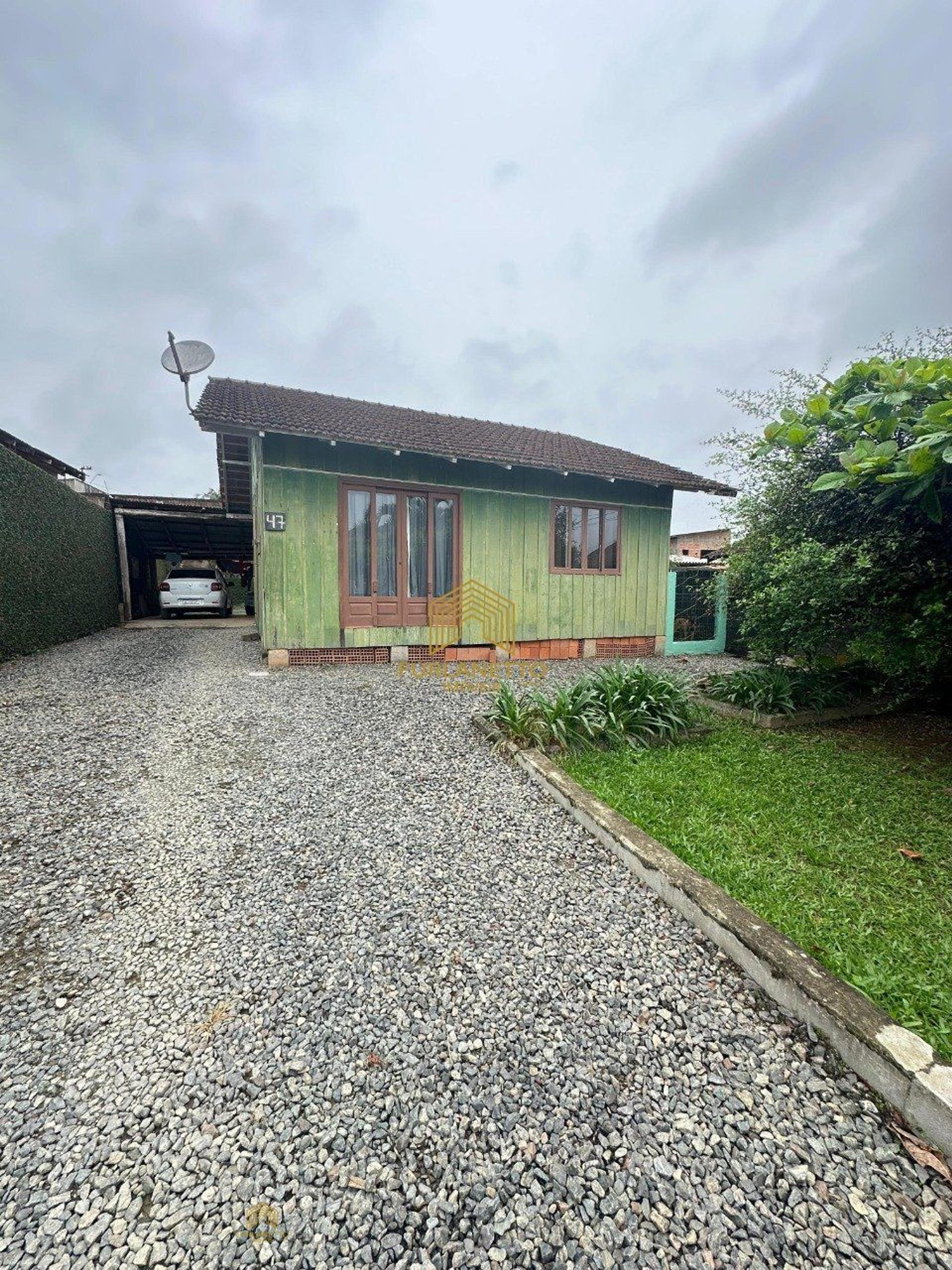 Casa com amplo terreno no bairro Parque Guarani — foto 13