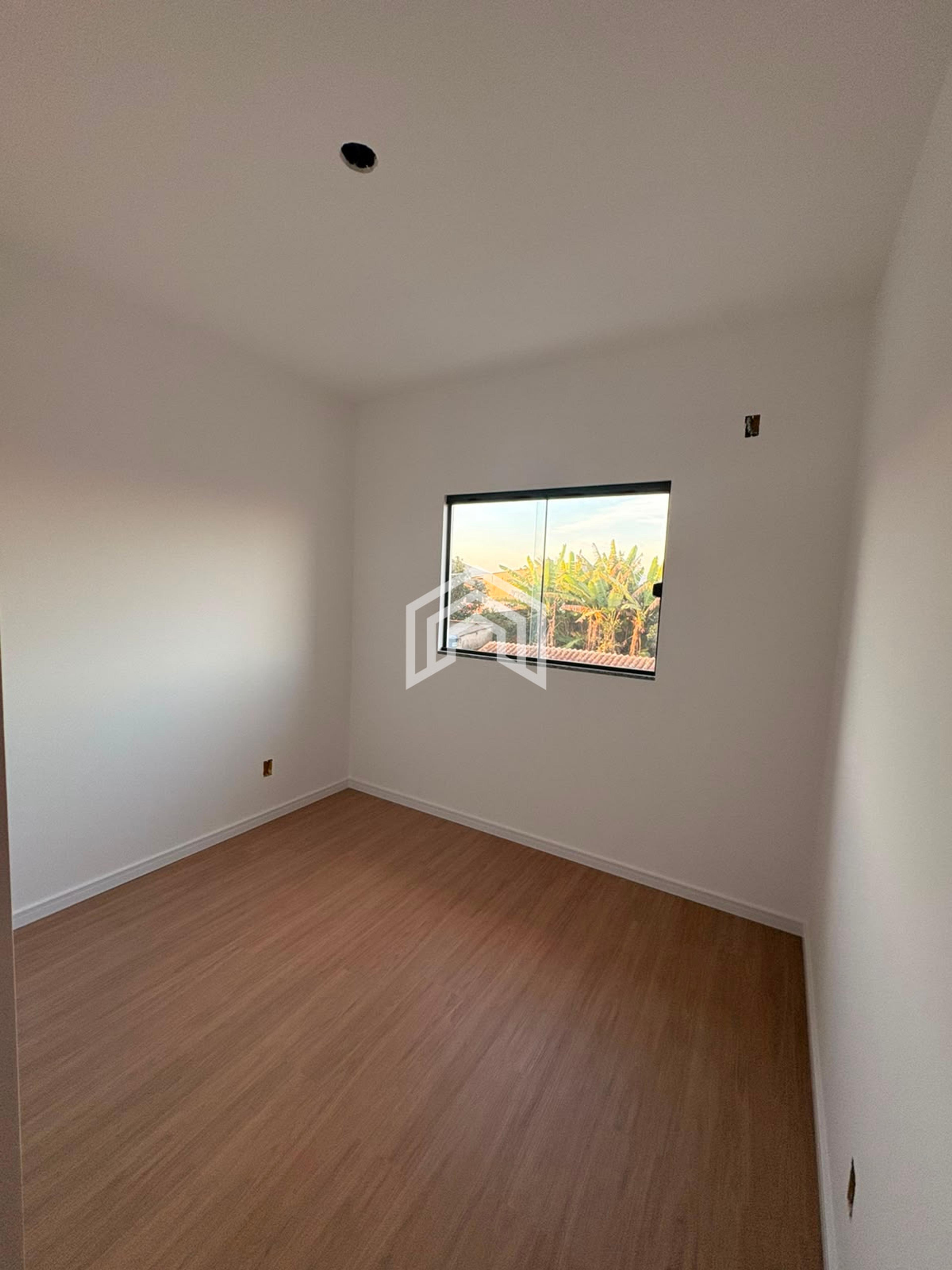 Casa geminado a venda no bairro Jardim Iririu com 2 quartos  7 metros de terreno nos fundos e 2 vagas de garagem — foto 9