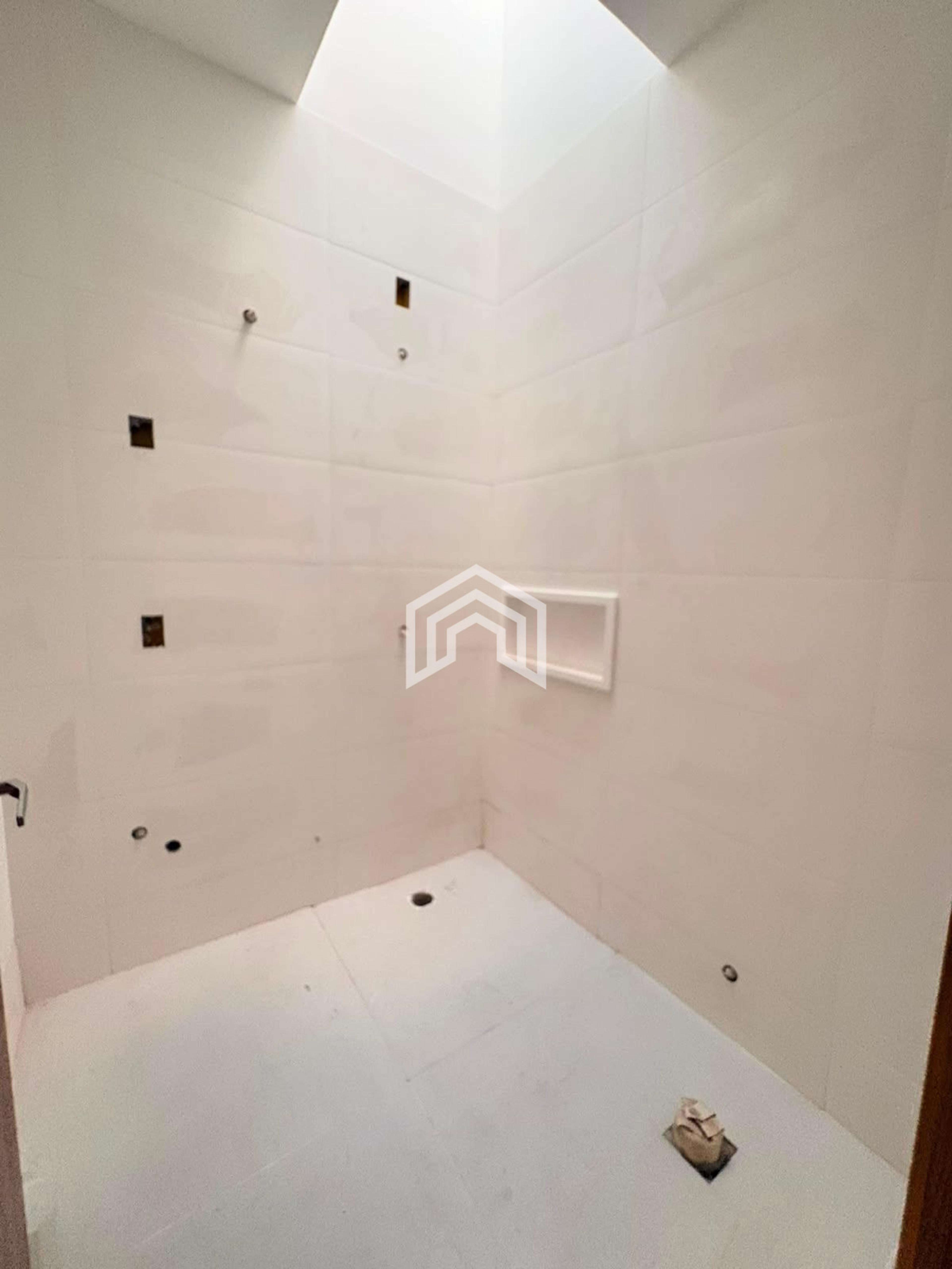 Casa geminado a venda no bairro Jardim Iririu com 2 quartos  7 metros de terreno nos fundos e 2 vagas de garagem — foto 5