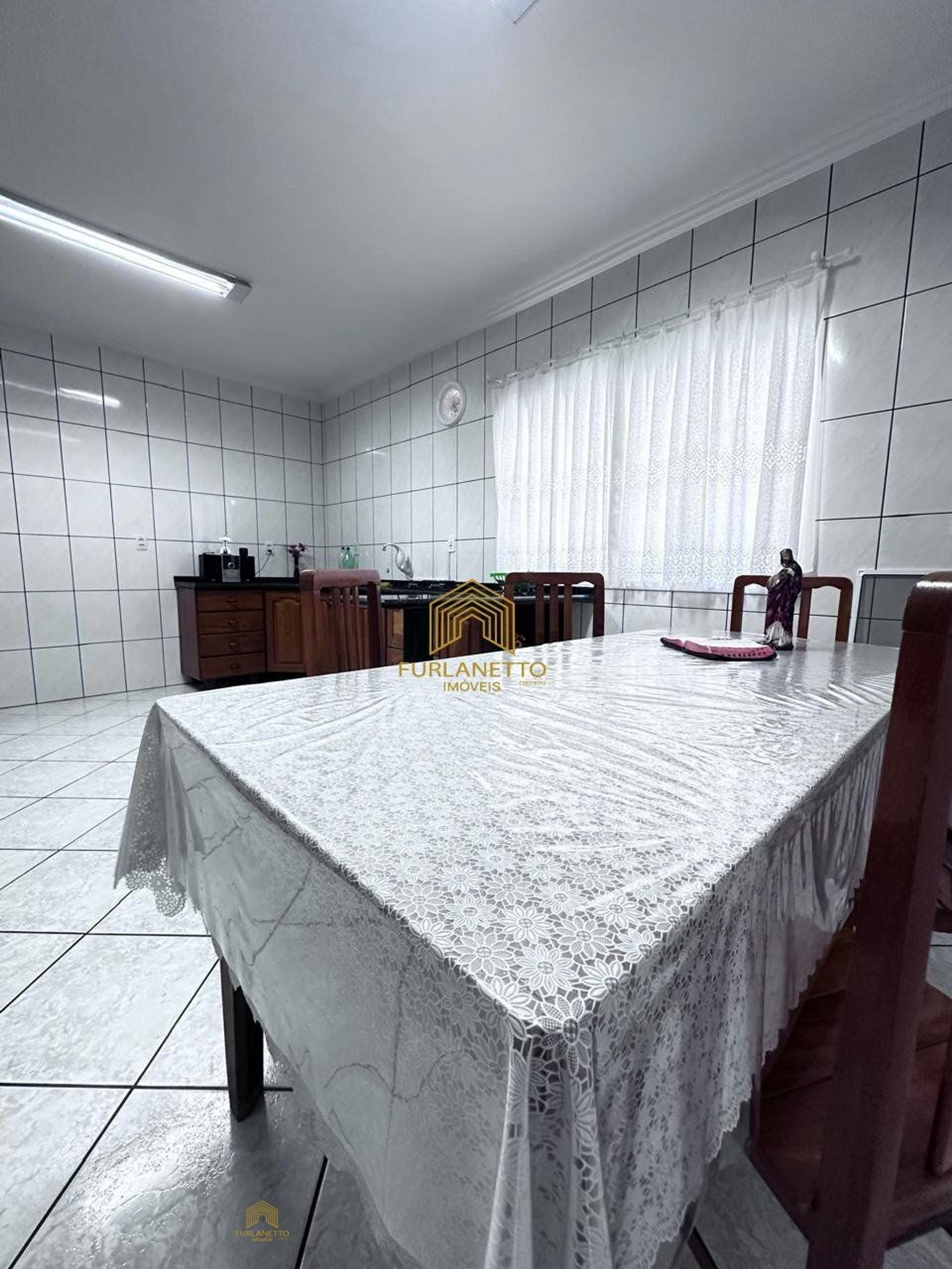 Linda residência no bairro João Costa — foto 12