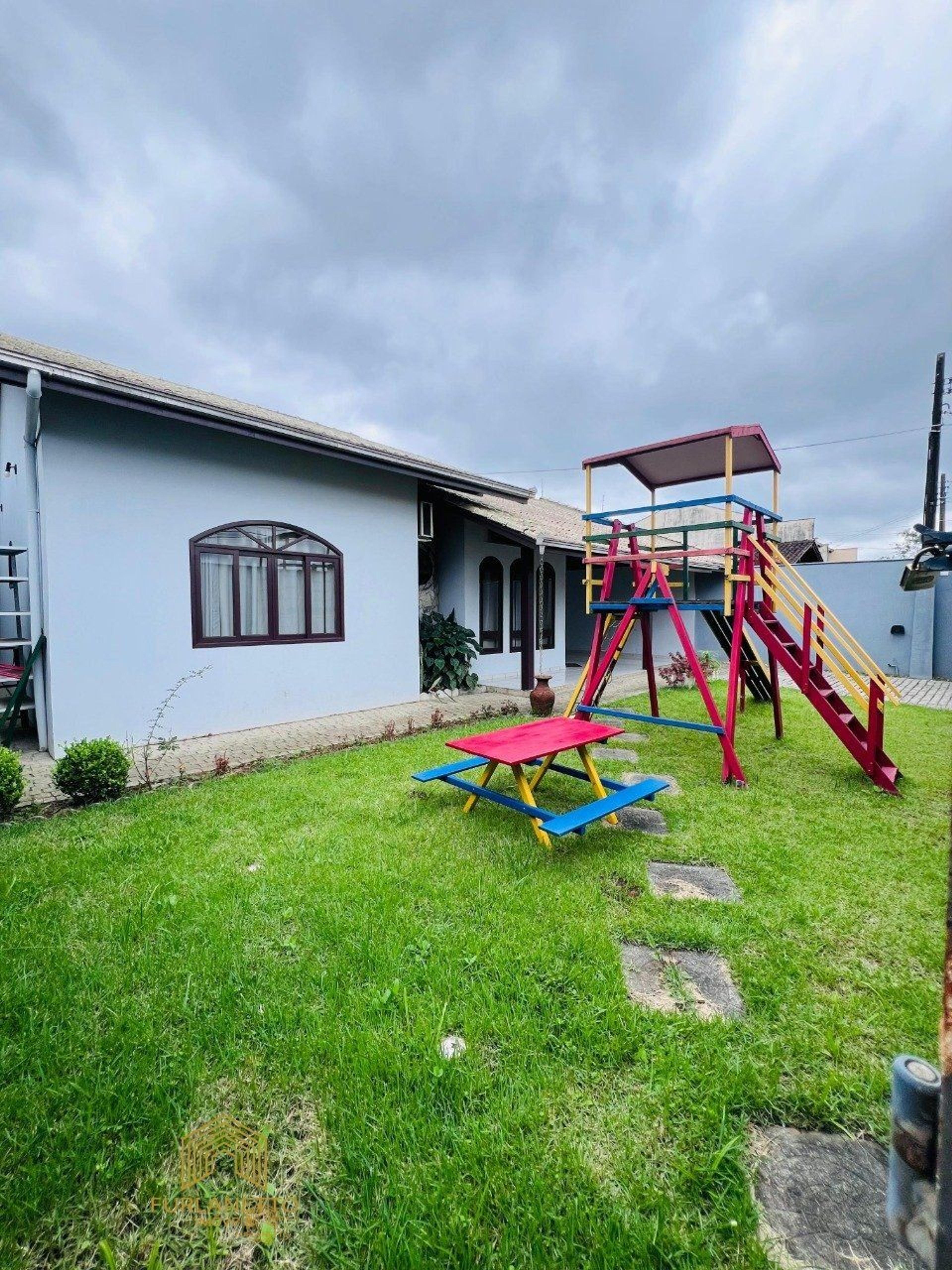 Ampla casa averbada com piscina no bairro Fátima — foto 4