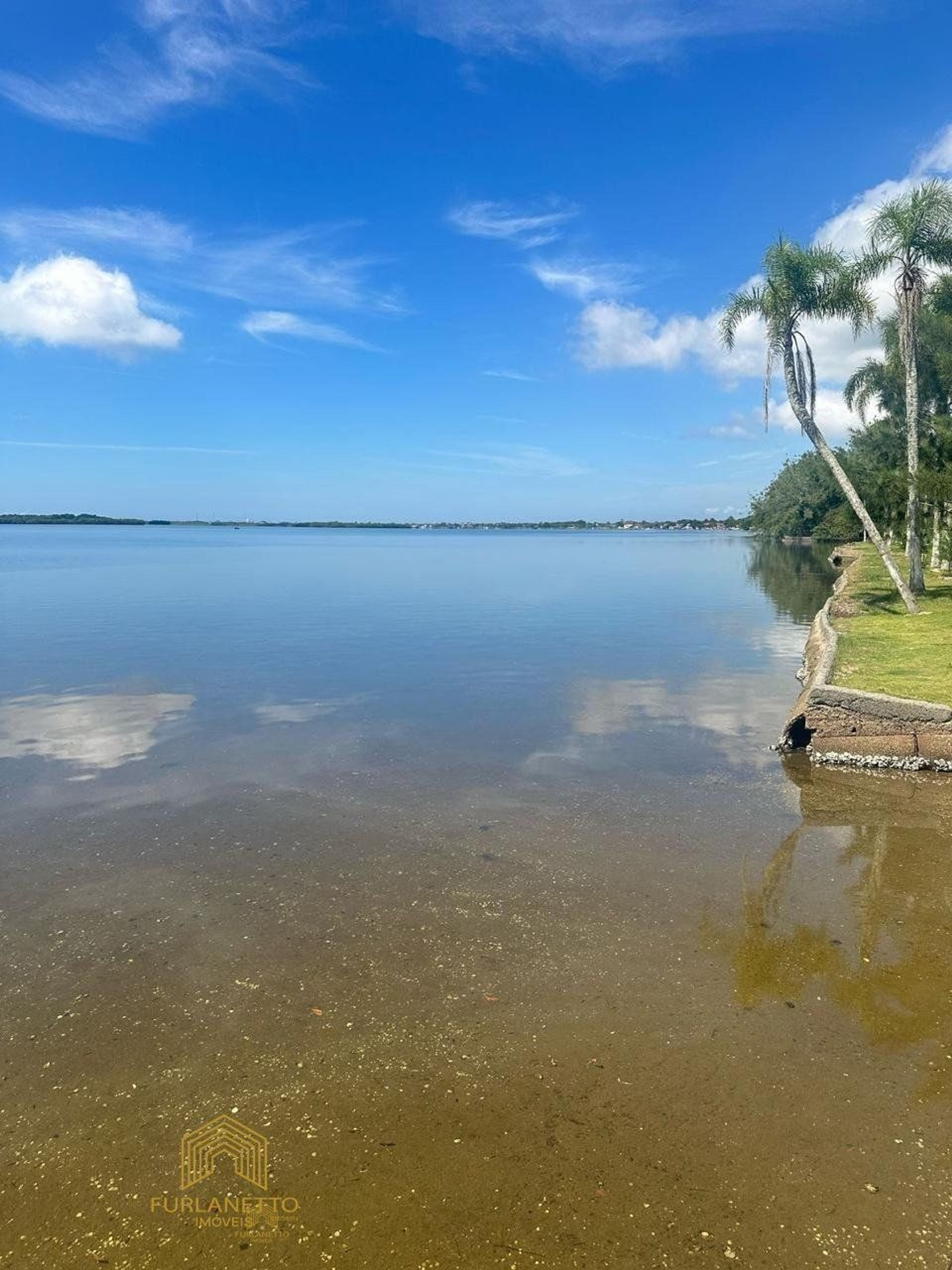 Linda casa na praia de Balneário Barra do Sul — foto 29