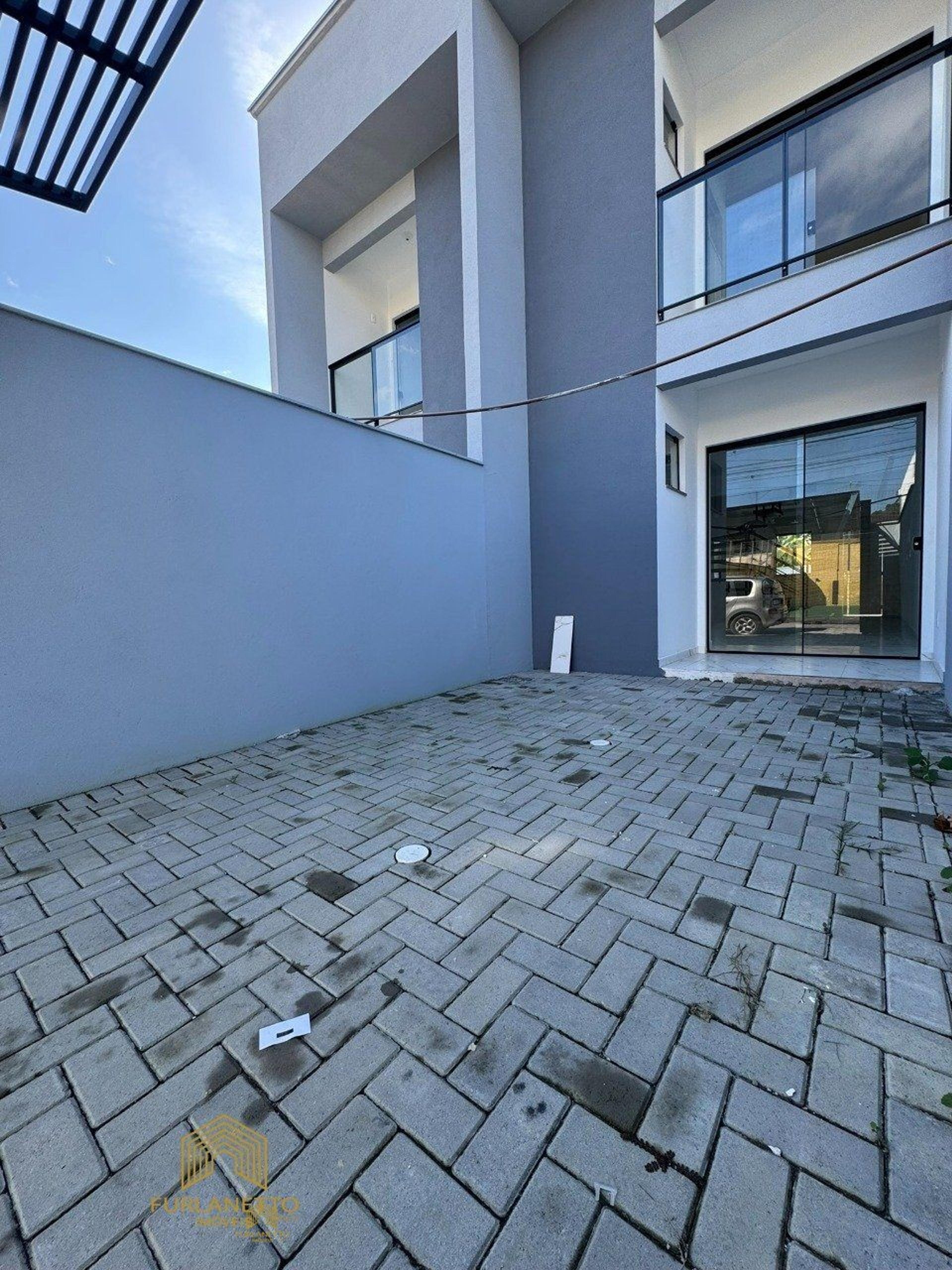 Casa Sobrado geminado à venda no bairro Comasa