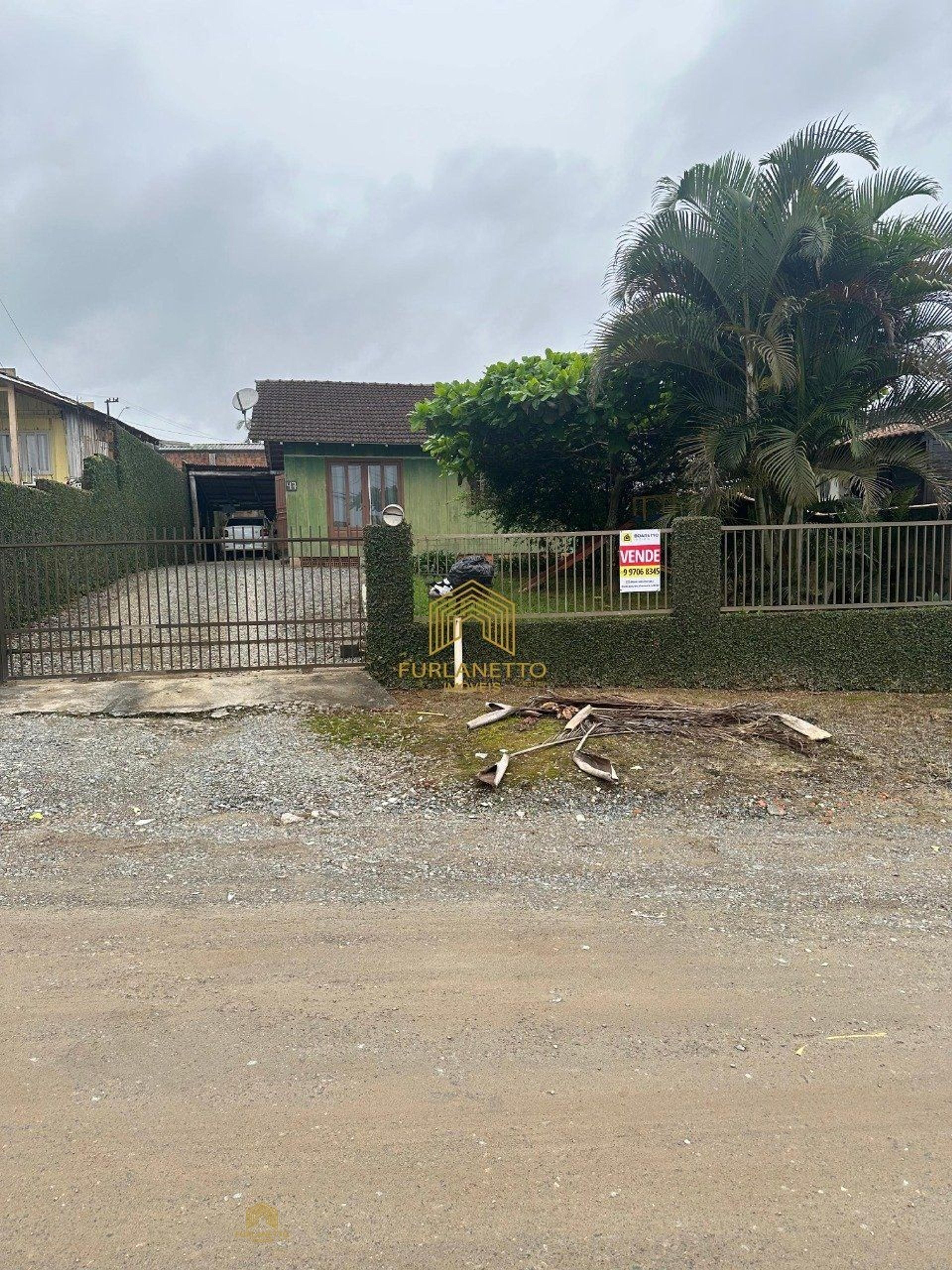 Casa com amplo terreno no bairro Parque Guarani — foto 12