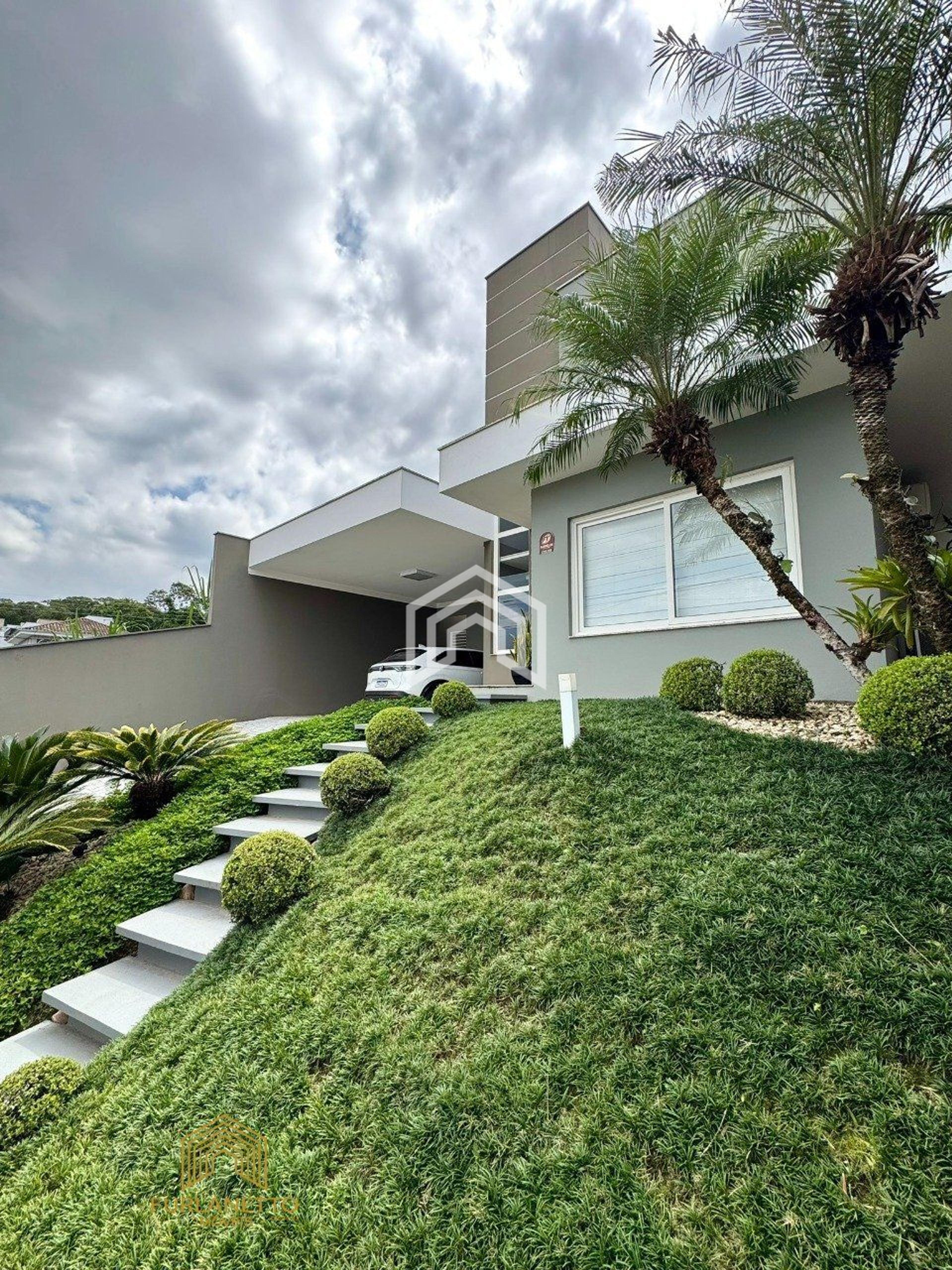 Casa à venda no bairro Floresta — foto 1