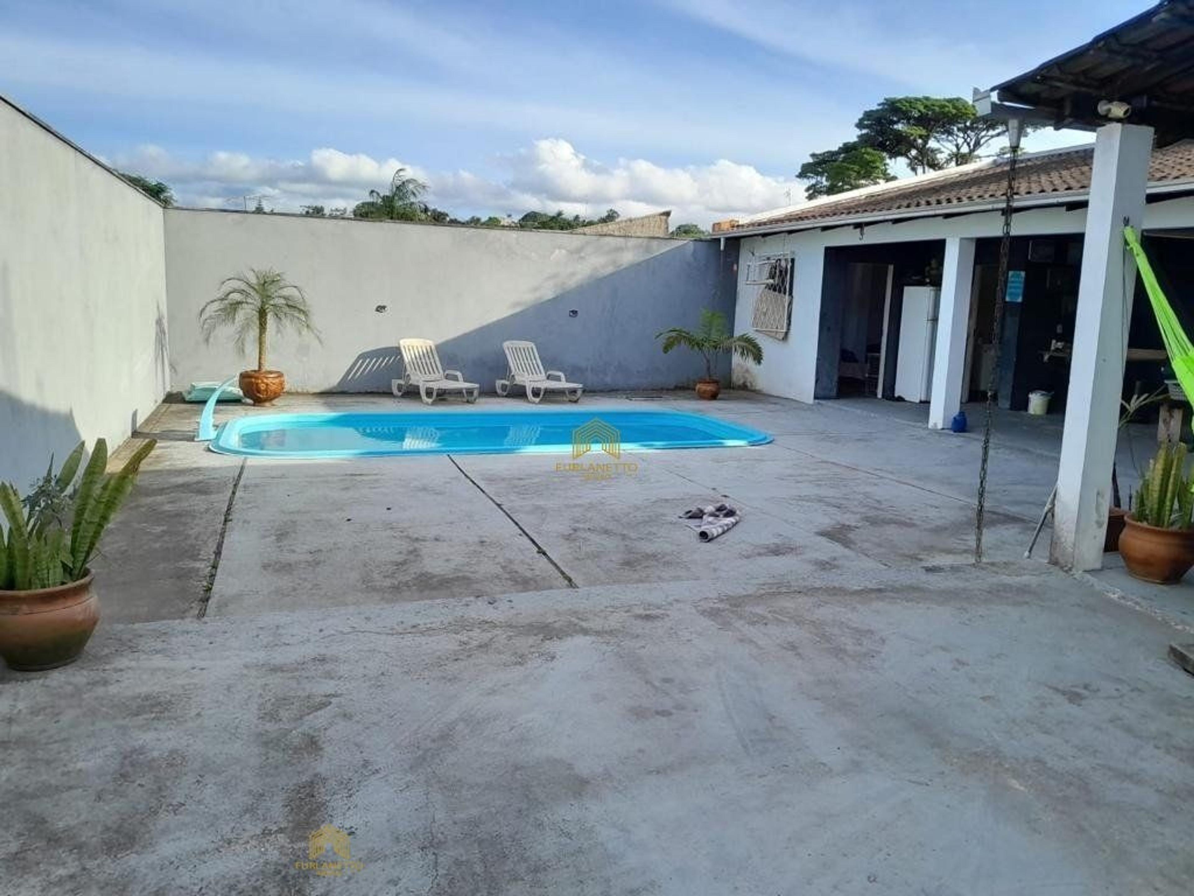 Linda residência no bairro Petrópolis com piscina — foto 7