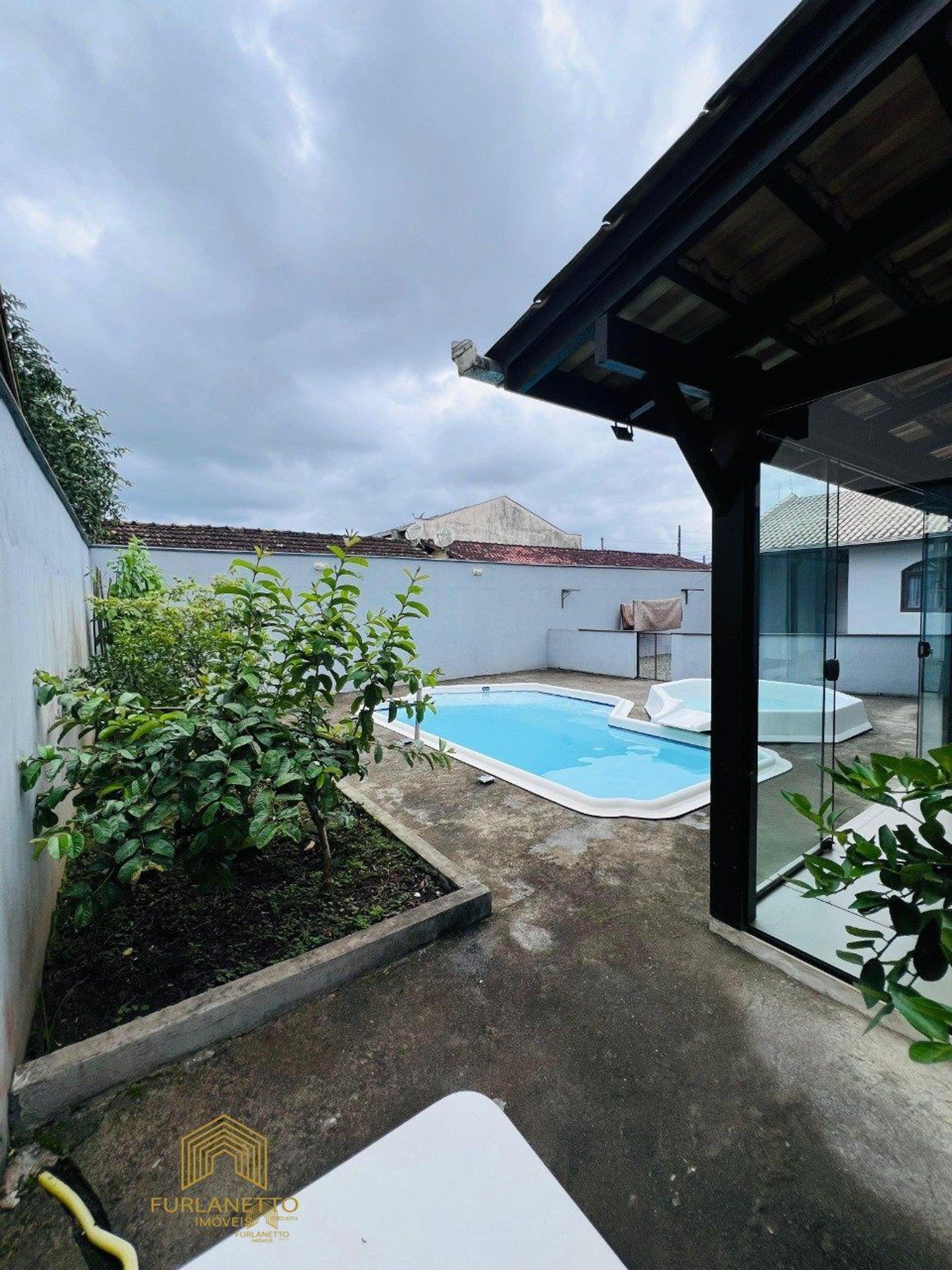 Ampla casa averbada com piscina no bairro Fátima — foto 16