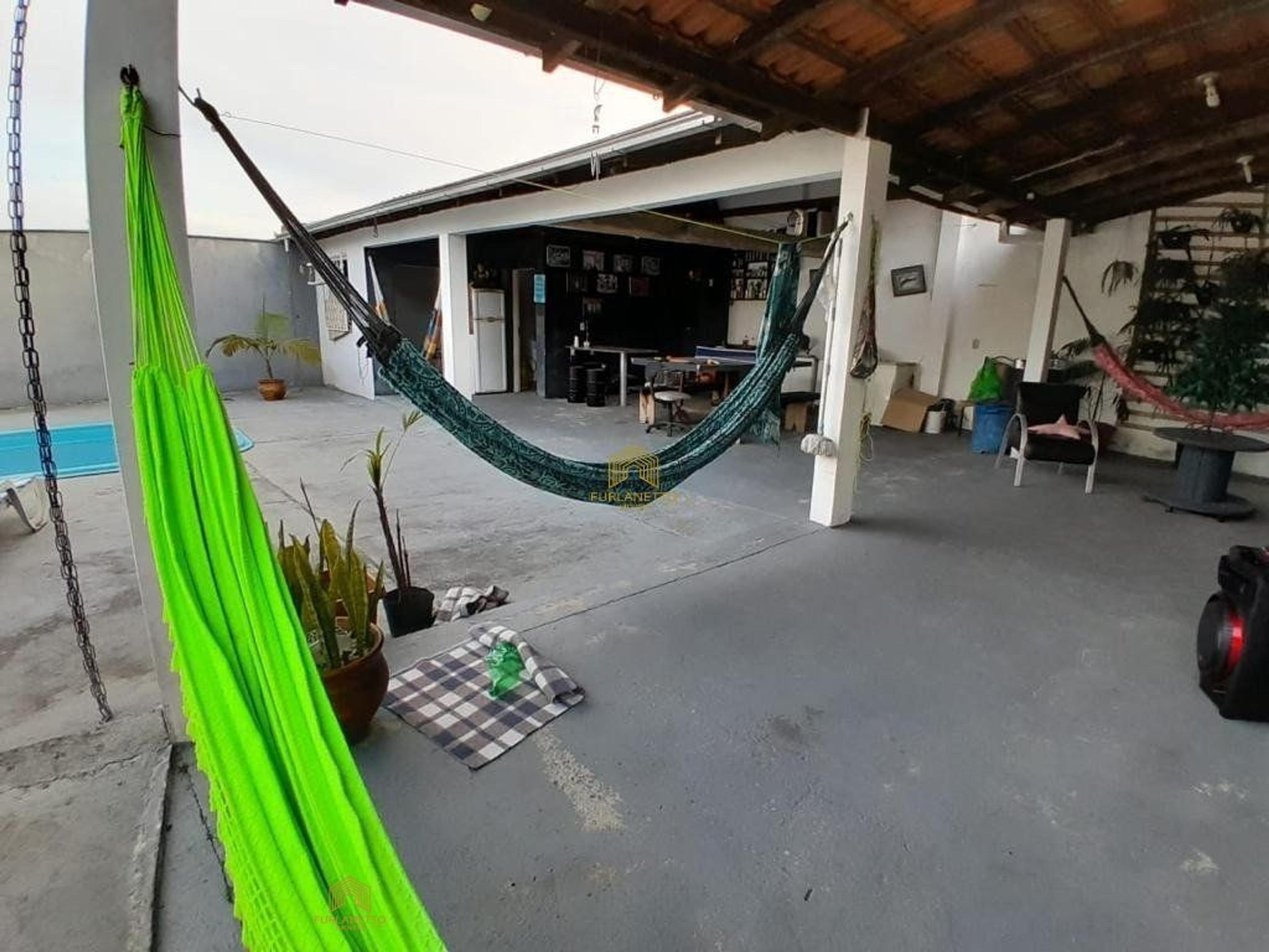 Linda residência no bairro Petrópolis com piscina — foto 9