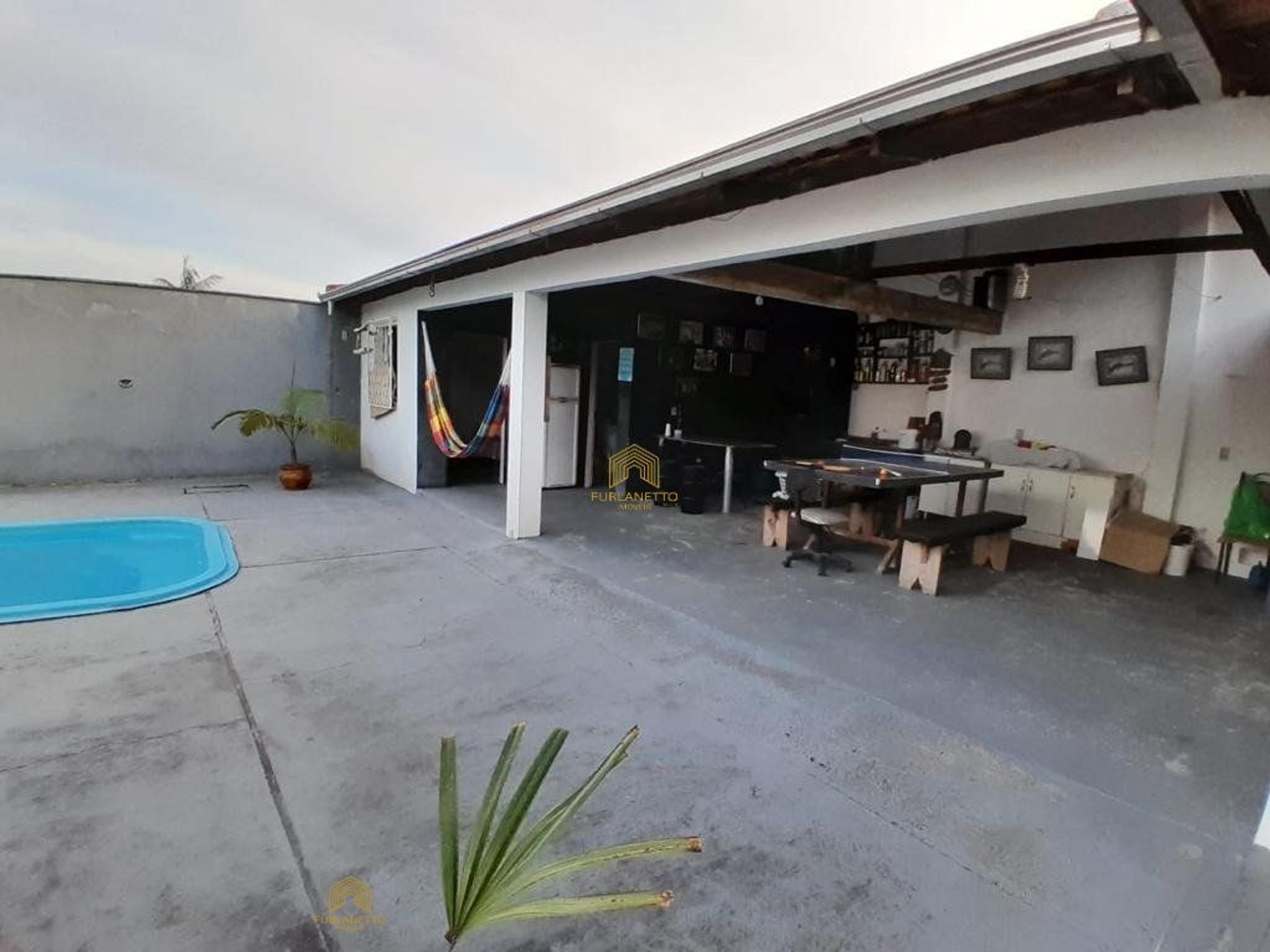 Linda residência no bairro Petrópolis com piscina — foto 11
