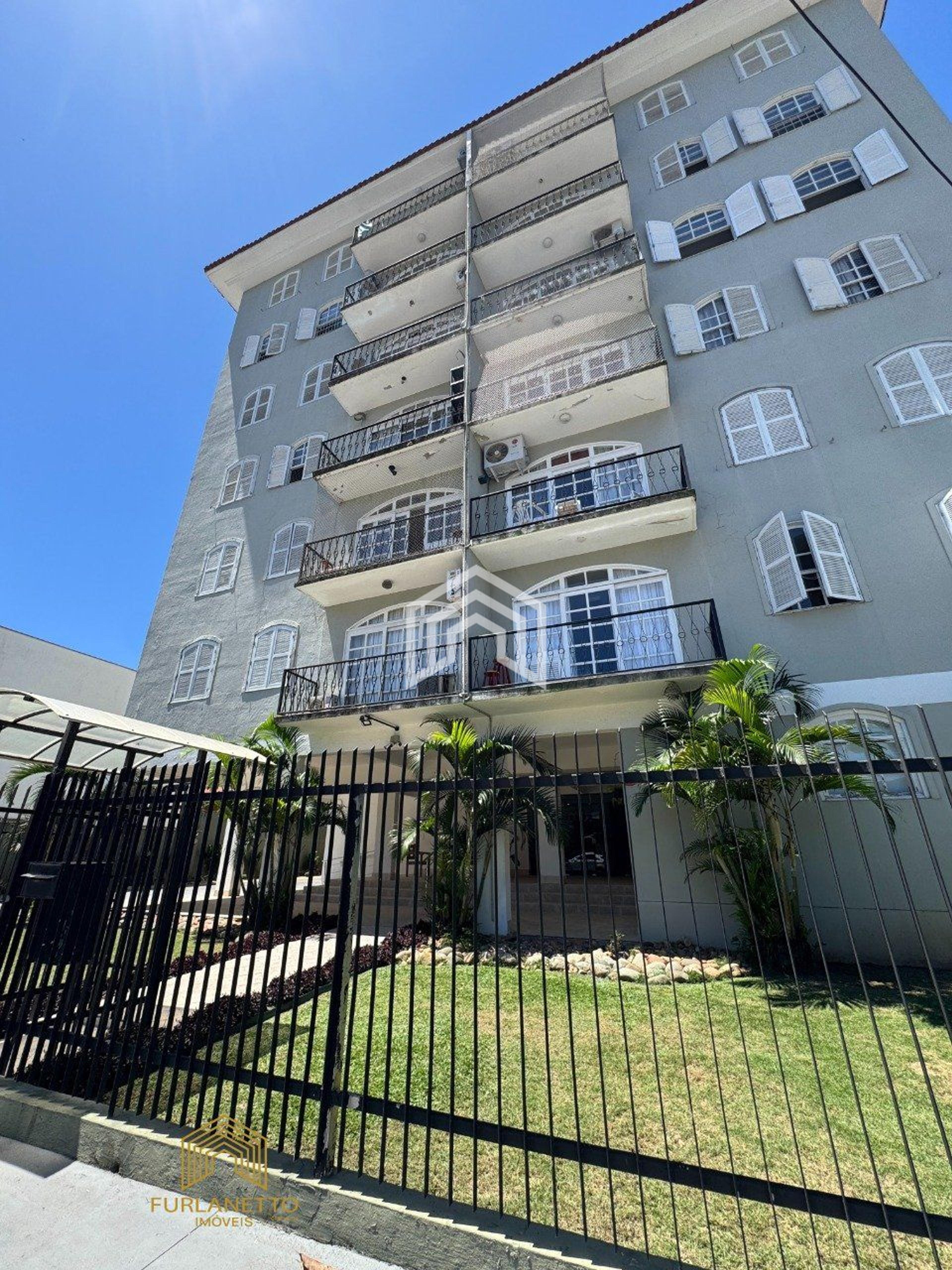 Cobertura à venda no bairro Anita Garibaldi em Joinville