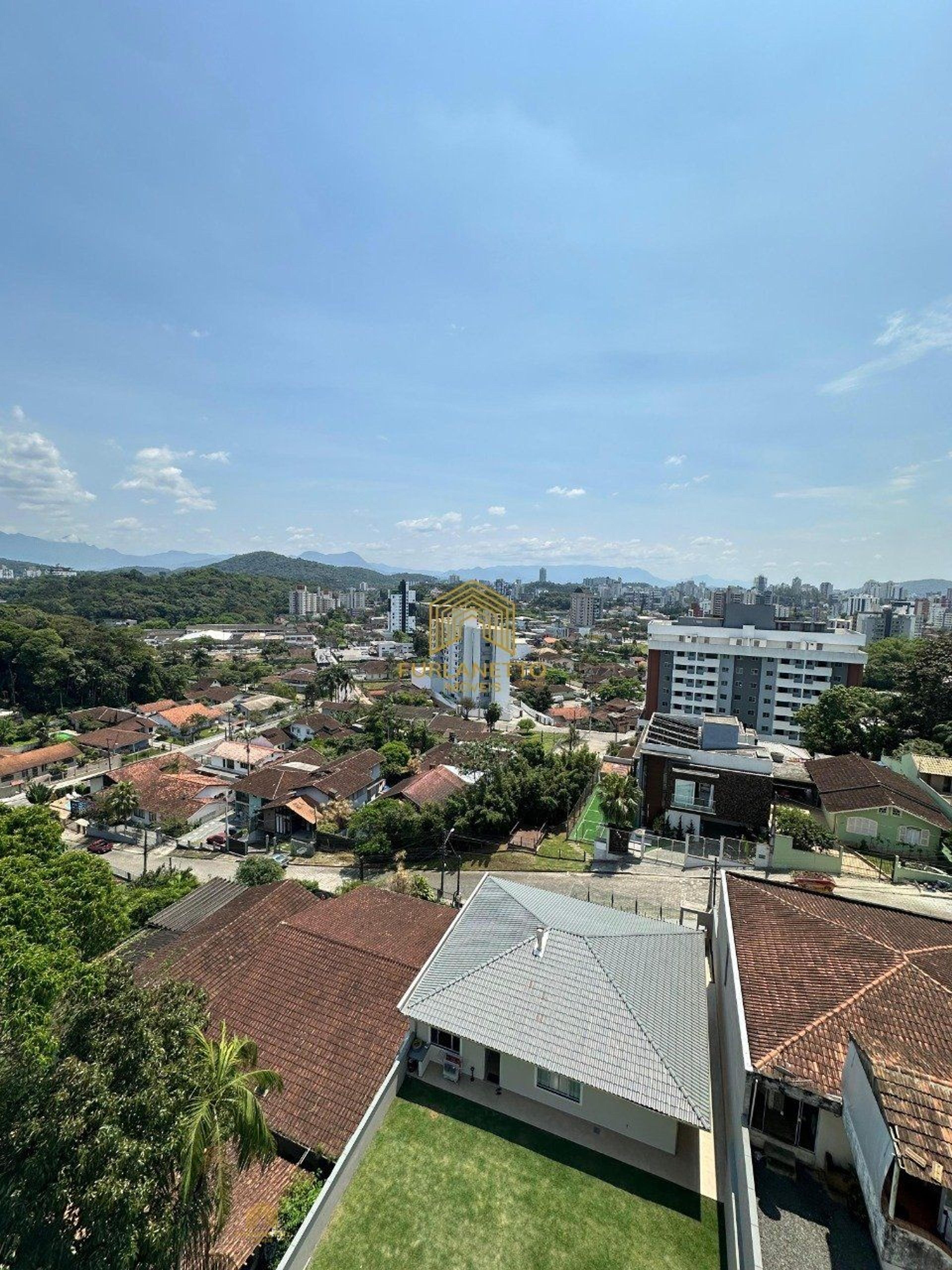 Ampla cobertura no bairro Floresta — foto 38