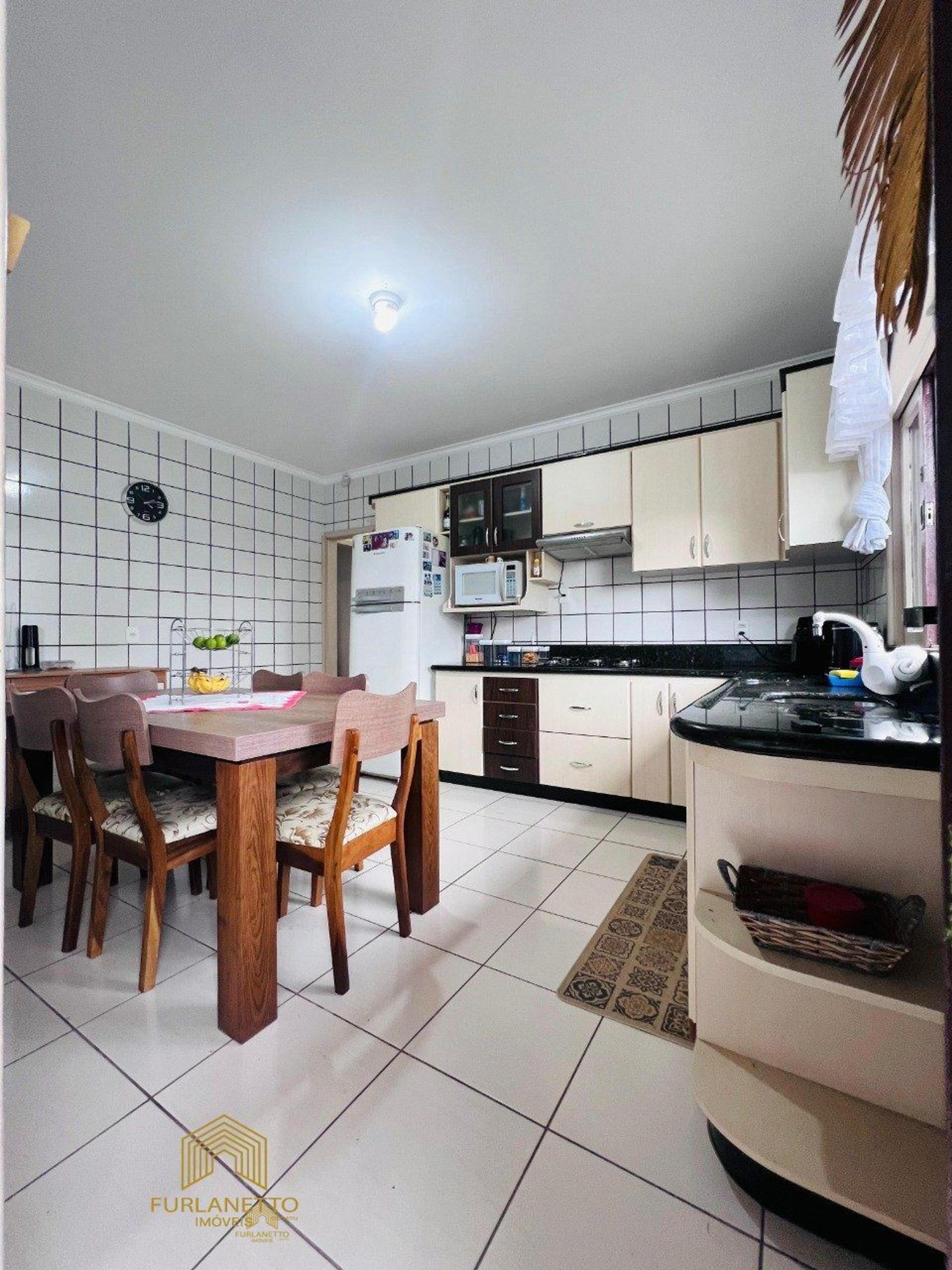 Ampla casa averbada com piscina no bairro Fátima — foto 25