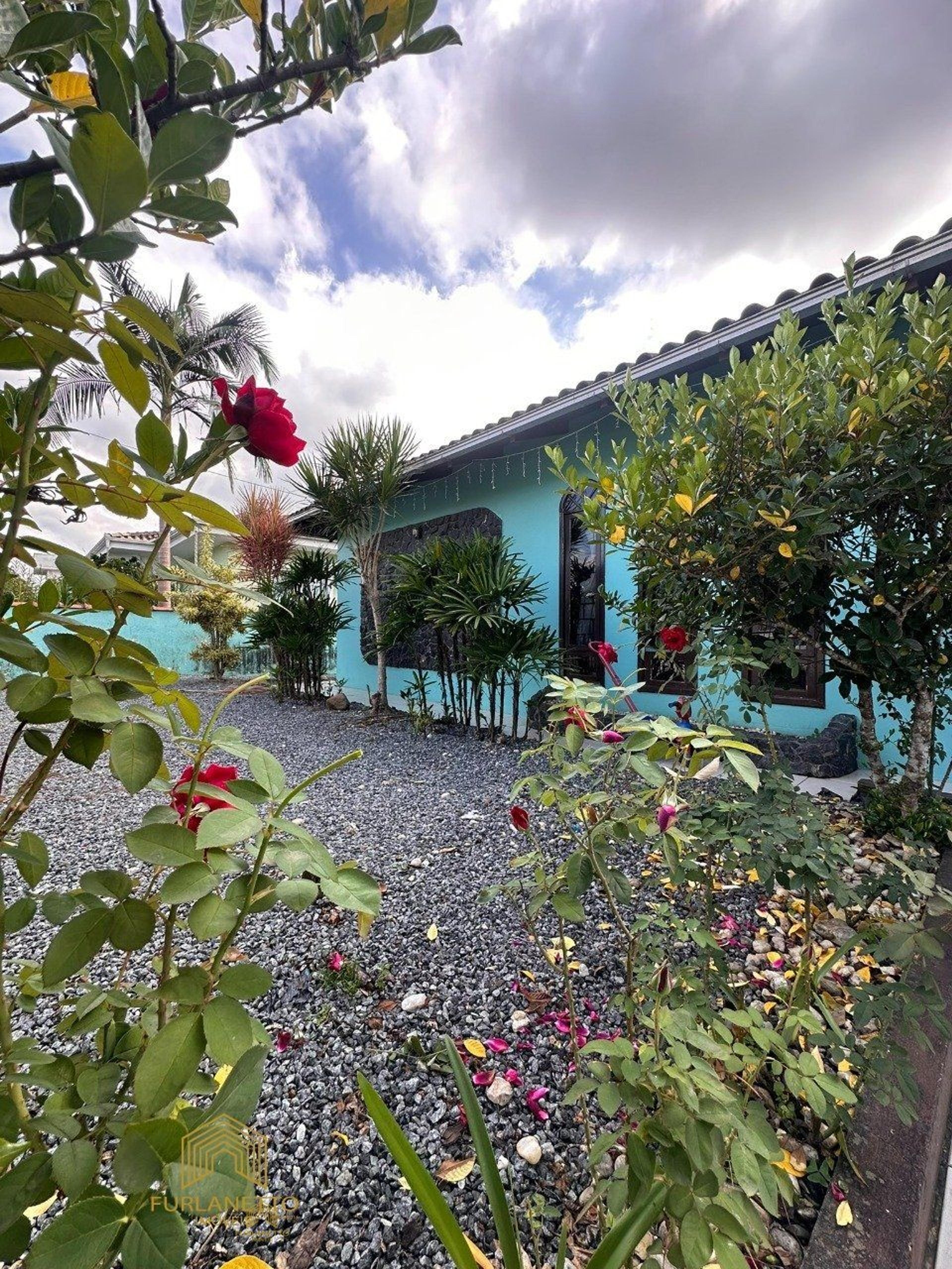 Casa Averbada à venda no Floresta — foto 1