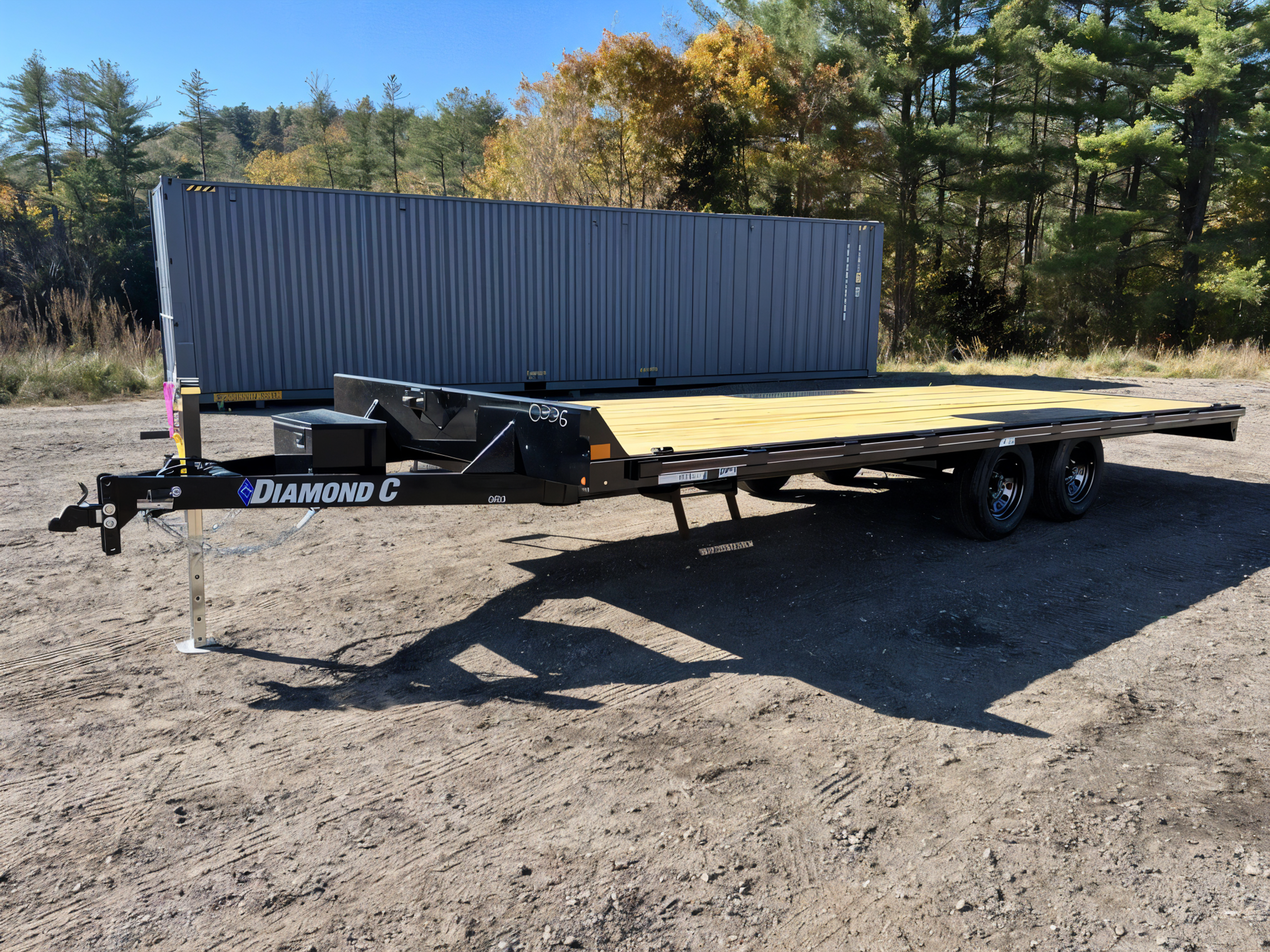 2024 Diamond C 8.5×20 7K Deckover Trailer w/Slide-In Ramps