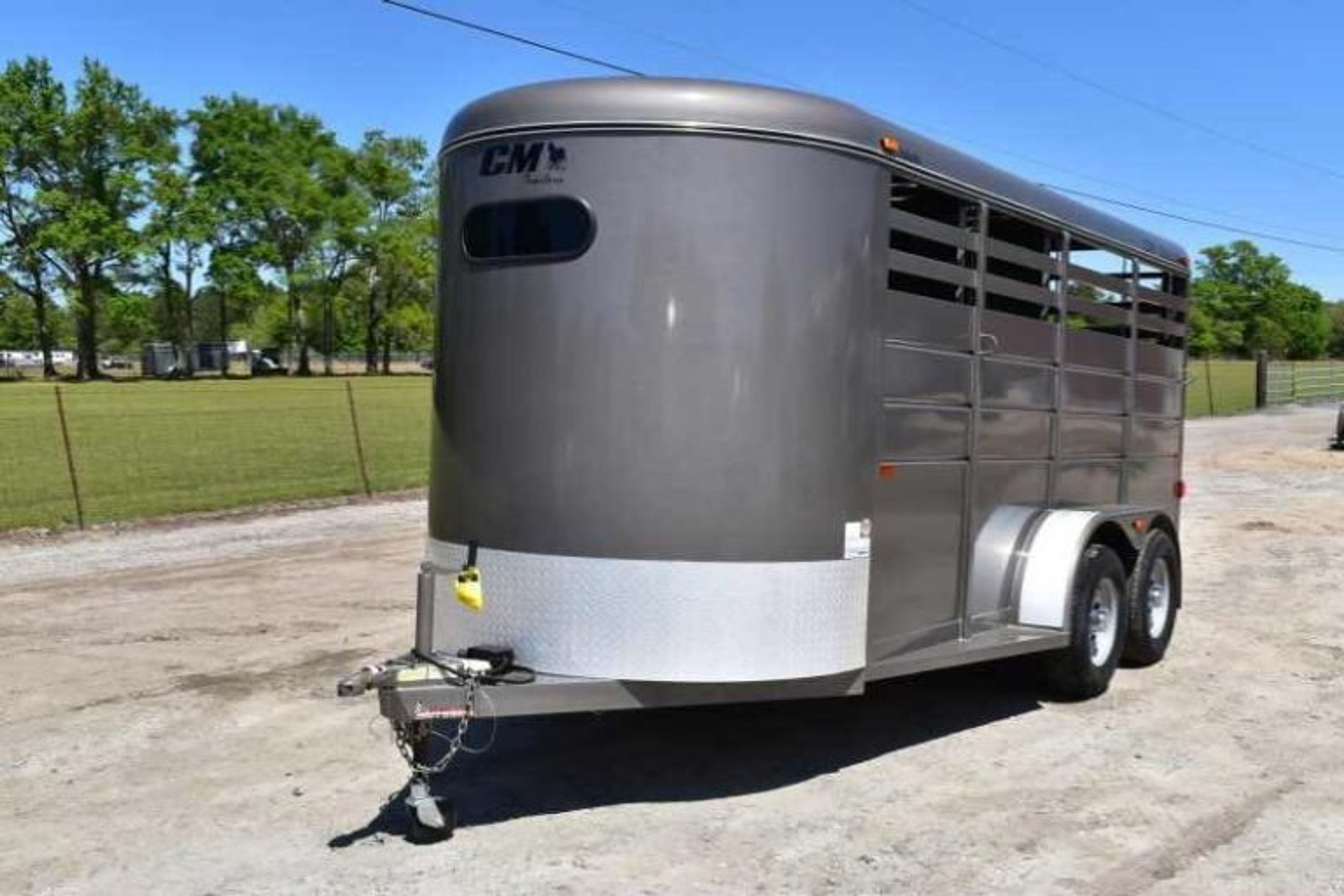 2017 CM 3HSLBP 3 Horse Trailer — view 3