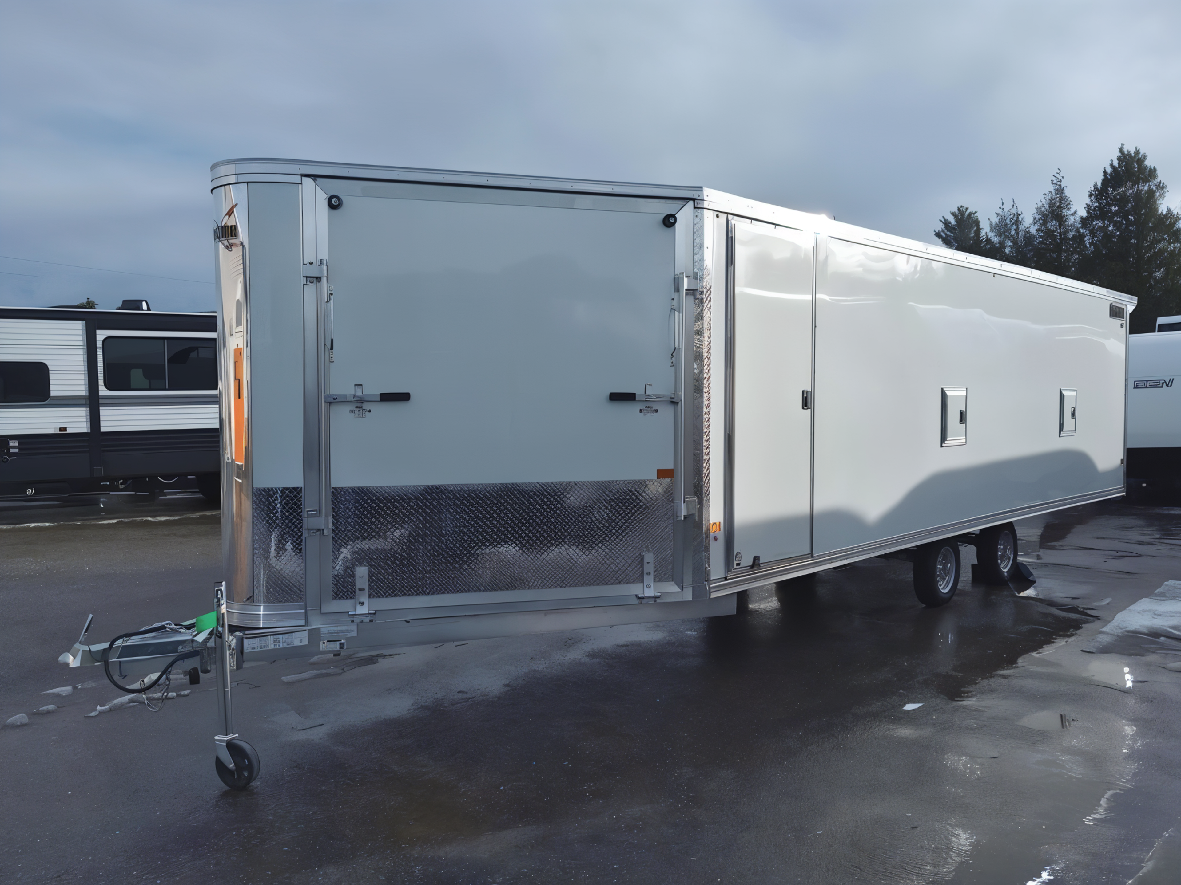 2024 Mission Trailers 101×24 Aluminum 4/5-Place Drive In/Out Deckover