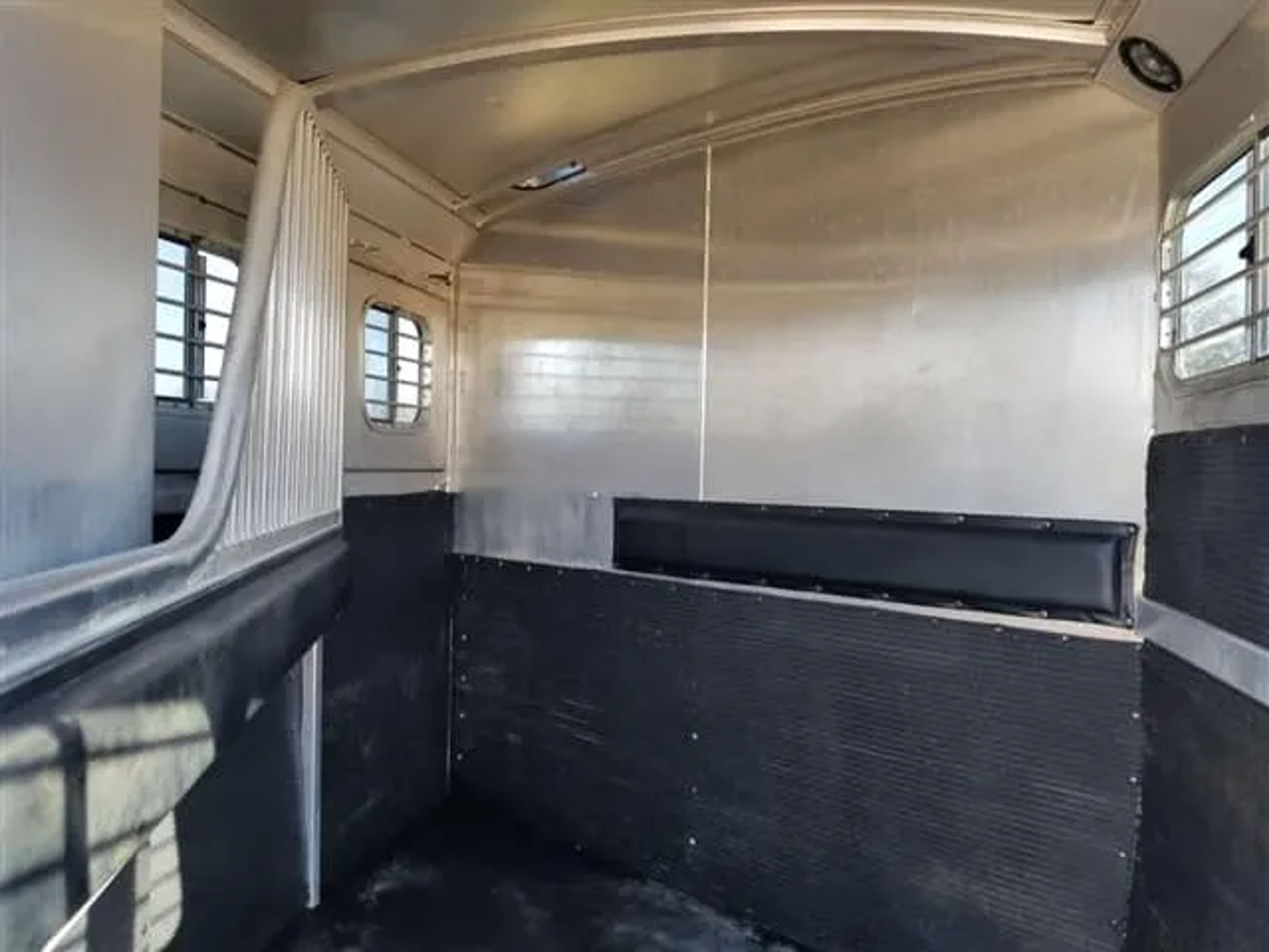 2001 4 Star 2 Horse Bumper Pull Slant Load — view 9