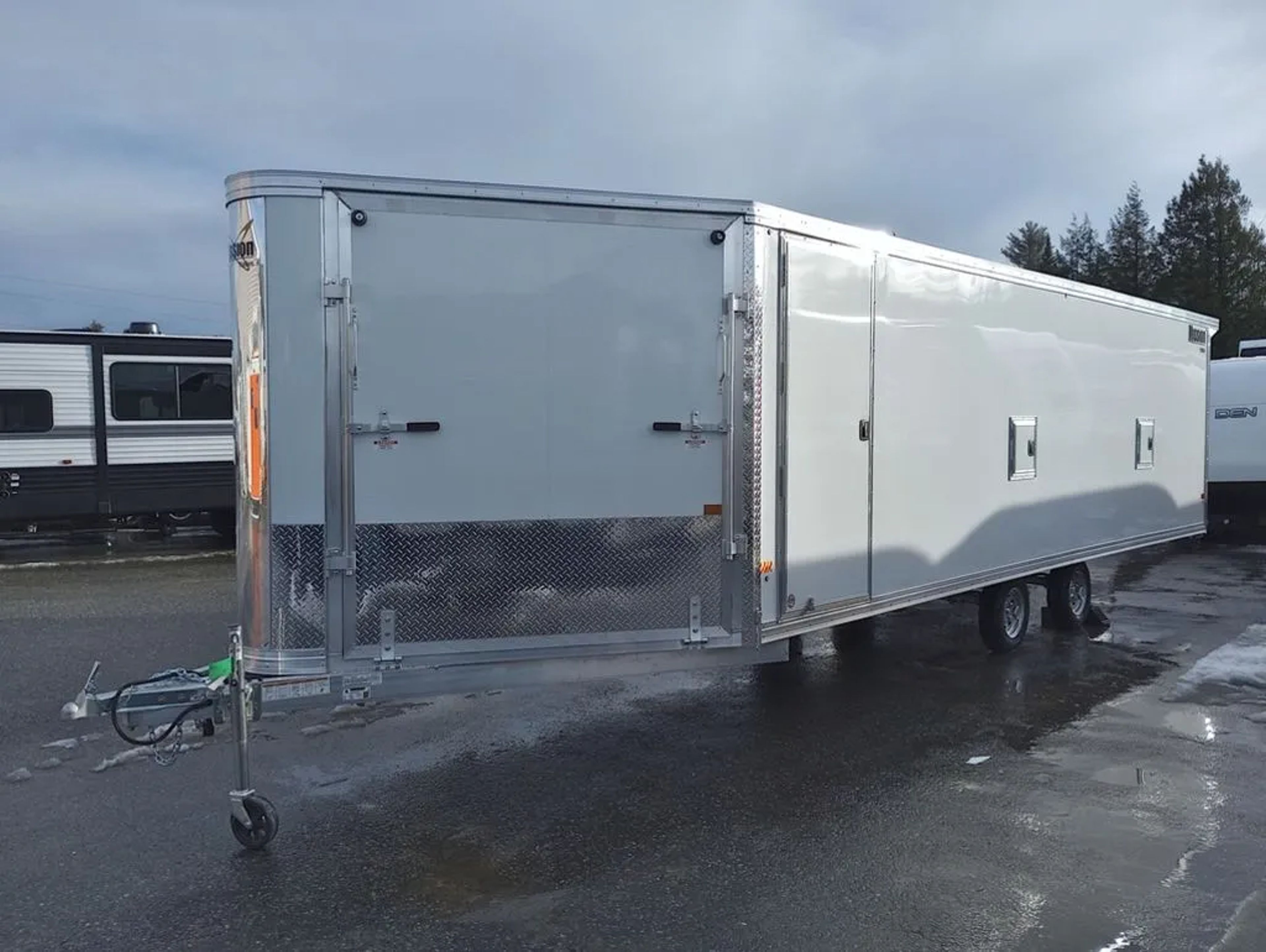 2024 Mission Trailers 101×24 Aluminum 4/5-Place Drive In/Out Deckover