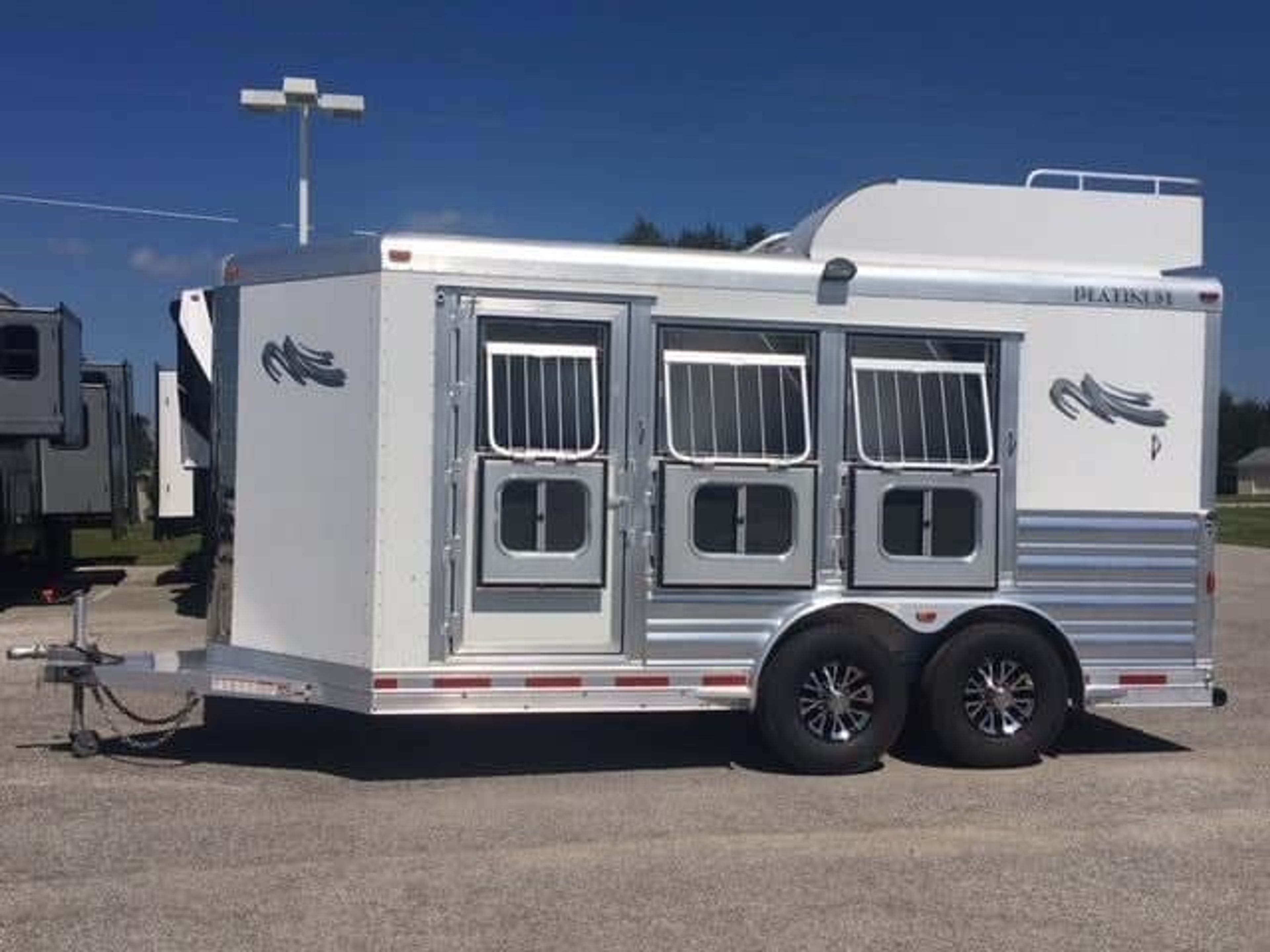 2018 Platinum Coach 3 Horse Bumper Pull — view 11