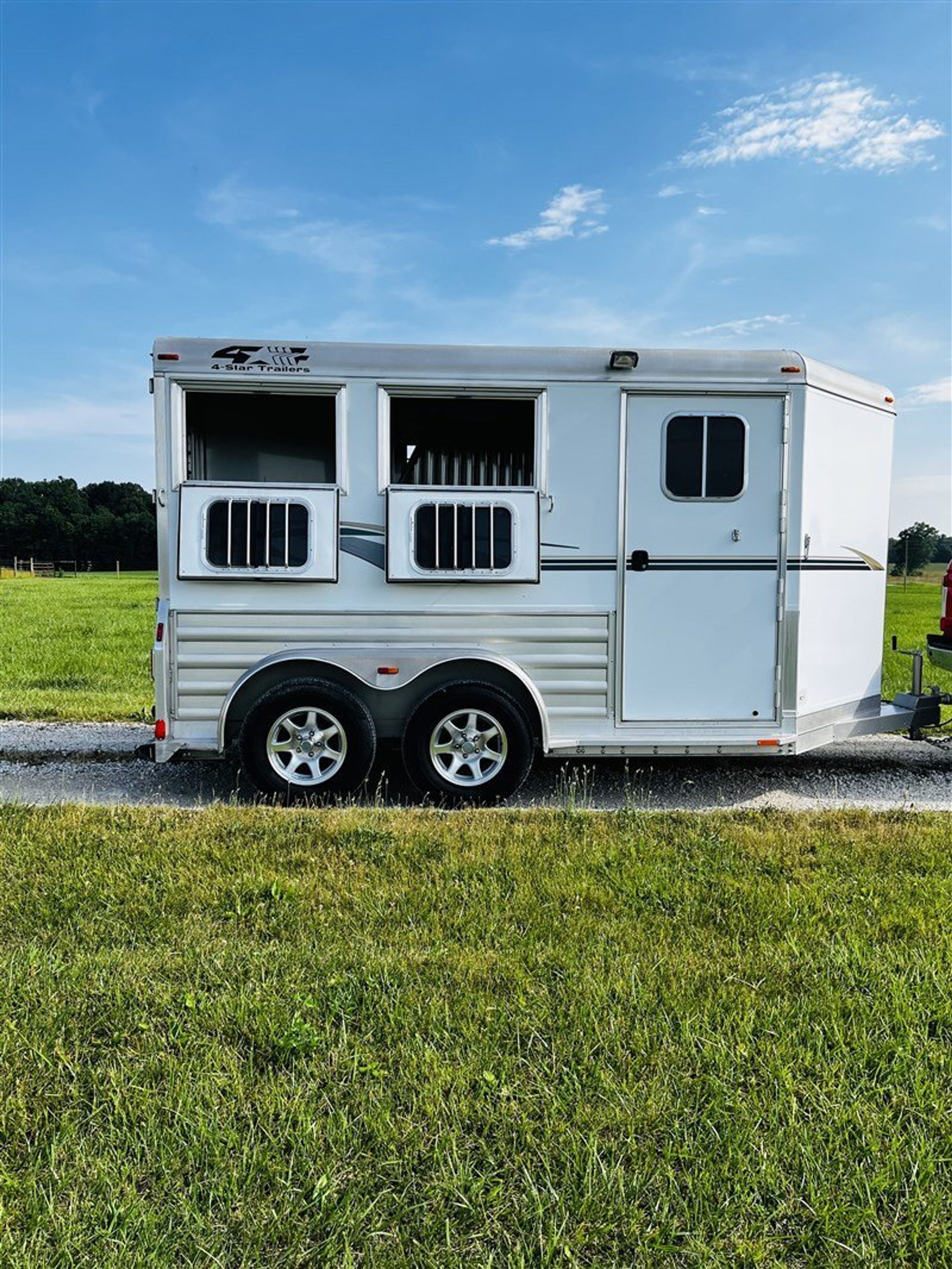 2015 4 Star 2 Horse Slant Load Bumper Pull — view 4
