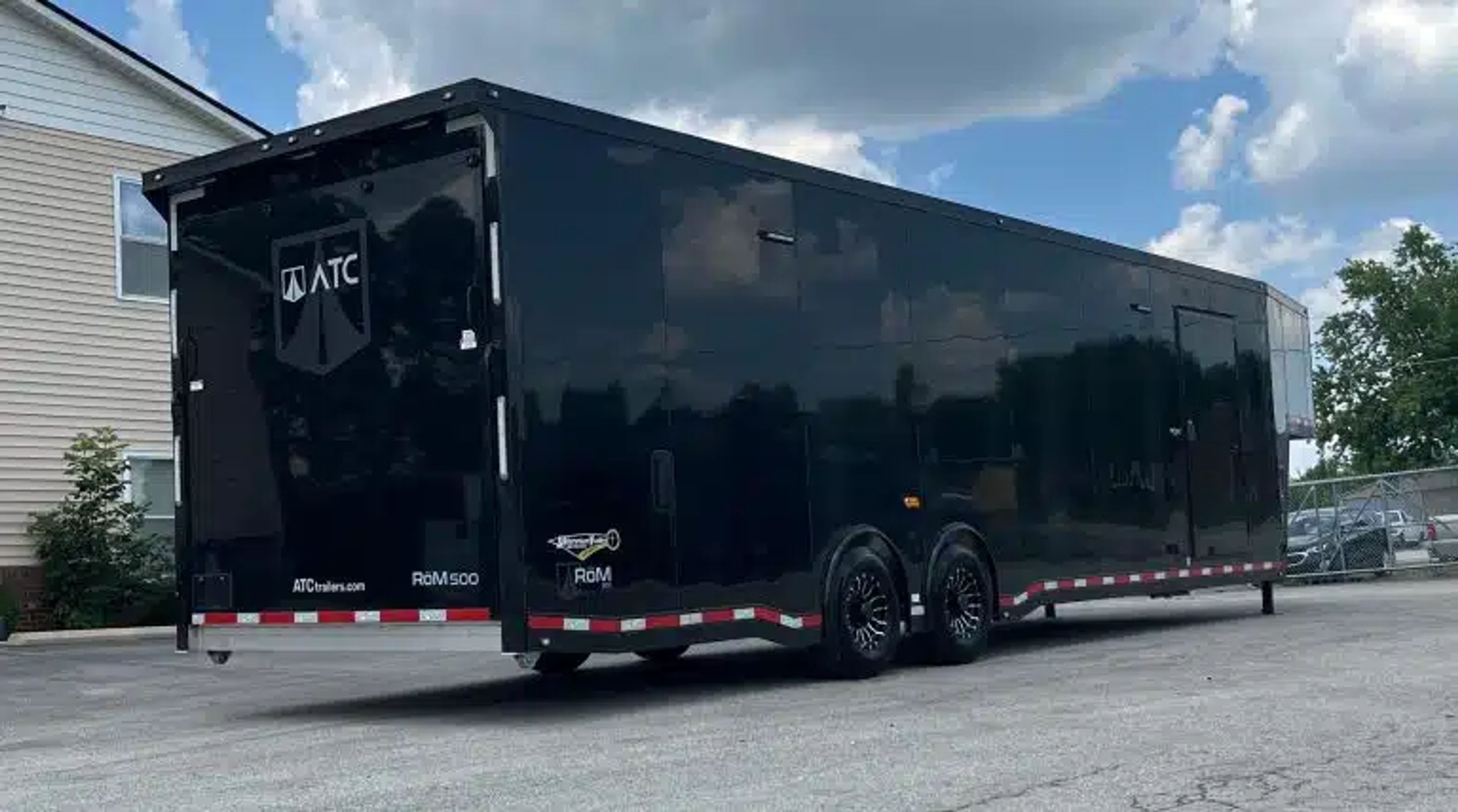 Enclosed ATC Gooseneck Car Trailer 2026 40ft. Aluminum ROM 500 w/Black Trim — view 6