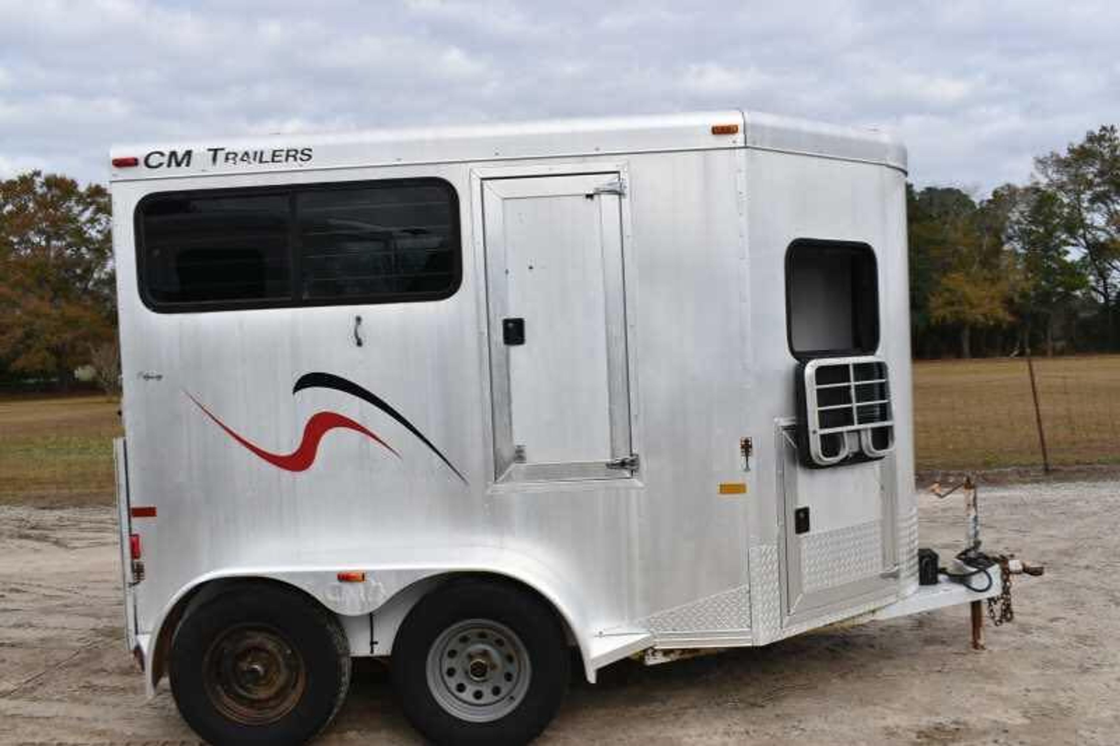 2001 CM Odyssey 2 Horse Trailer — view 21