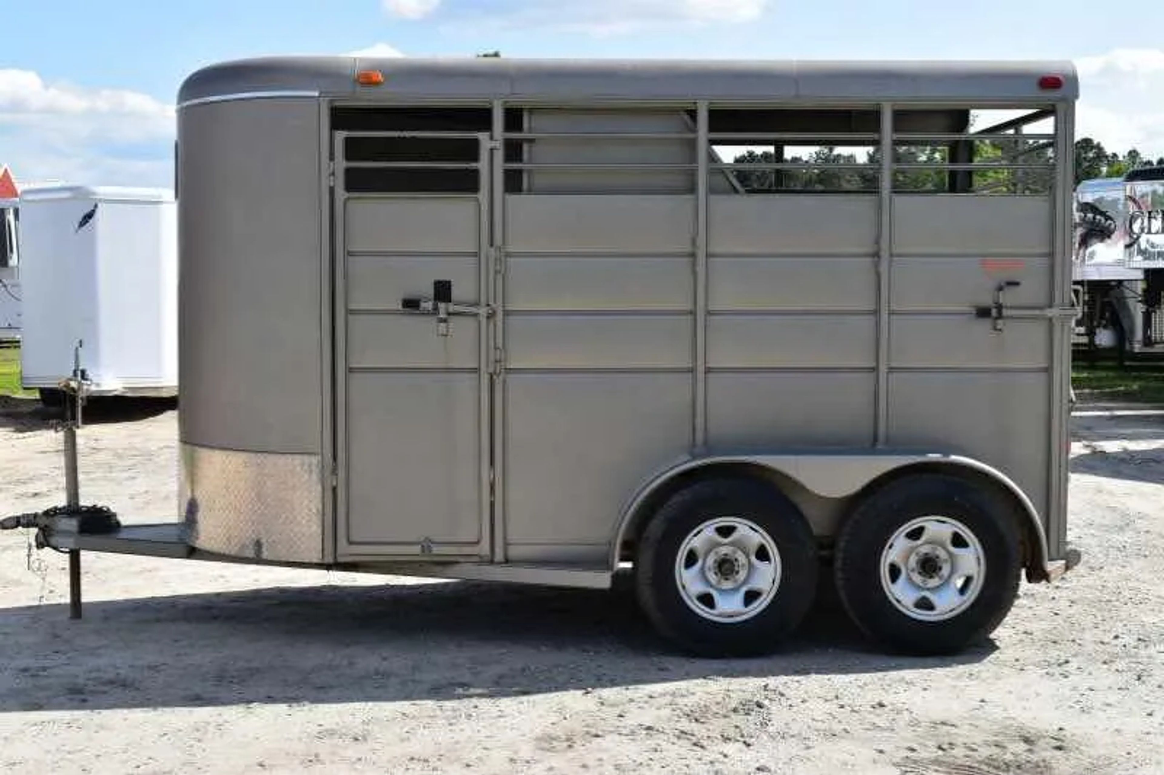 2010 Calico 2 Horse Trailer — view 6