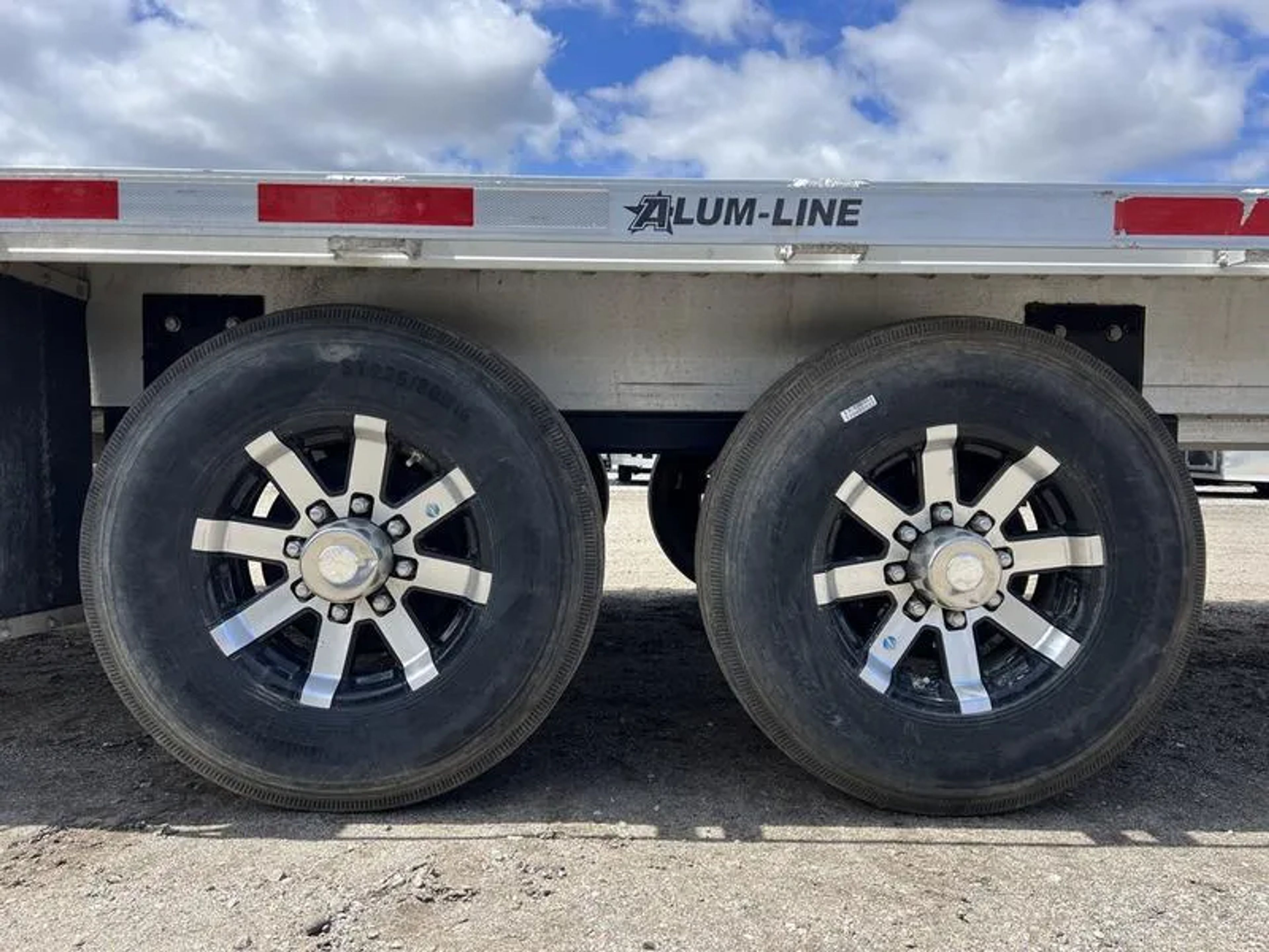 2024 Alum Line Trailers 8.5×24 13K Aluminum Gooseneck w/Flip-Over Ramps — view 5